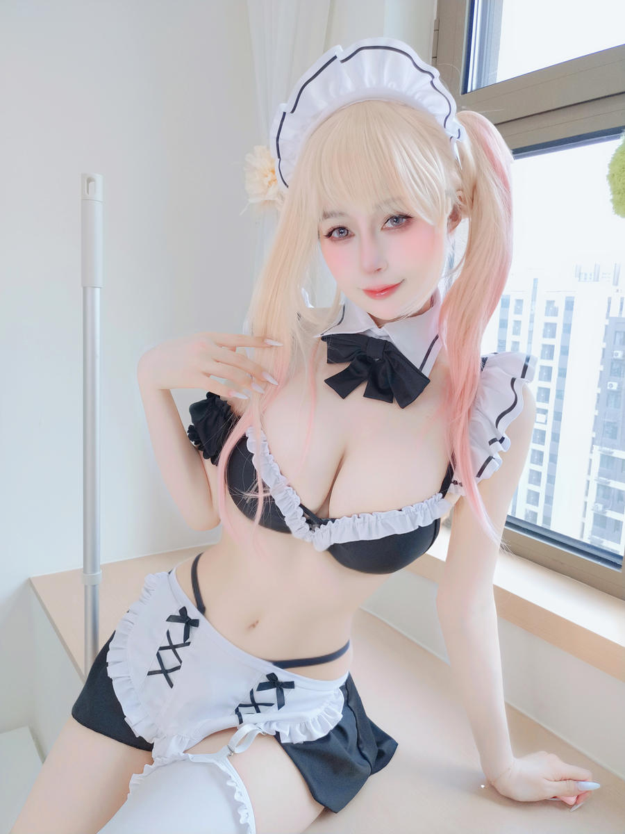 024-白银81-No.156 – [Fantia] 2025年12月订阅 (7套) [70P 1V] 第2张