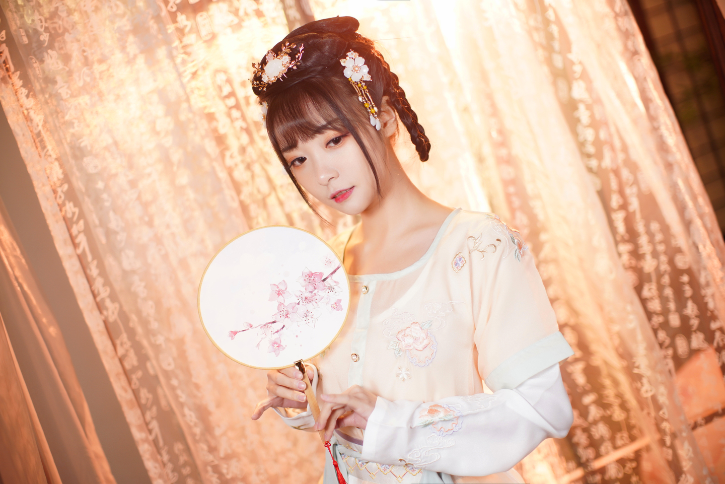 汉服私影 婉儿 | 蓝裳cos汉服-coser家,cosplay爱好者,二次元聚集地,动漫文化,新番资讯,ACG,Coser展示