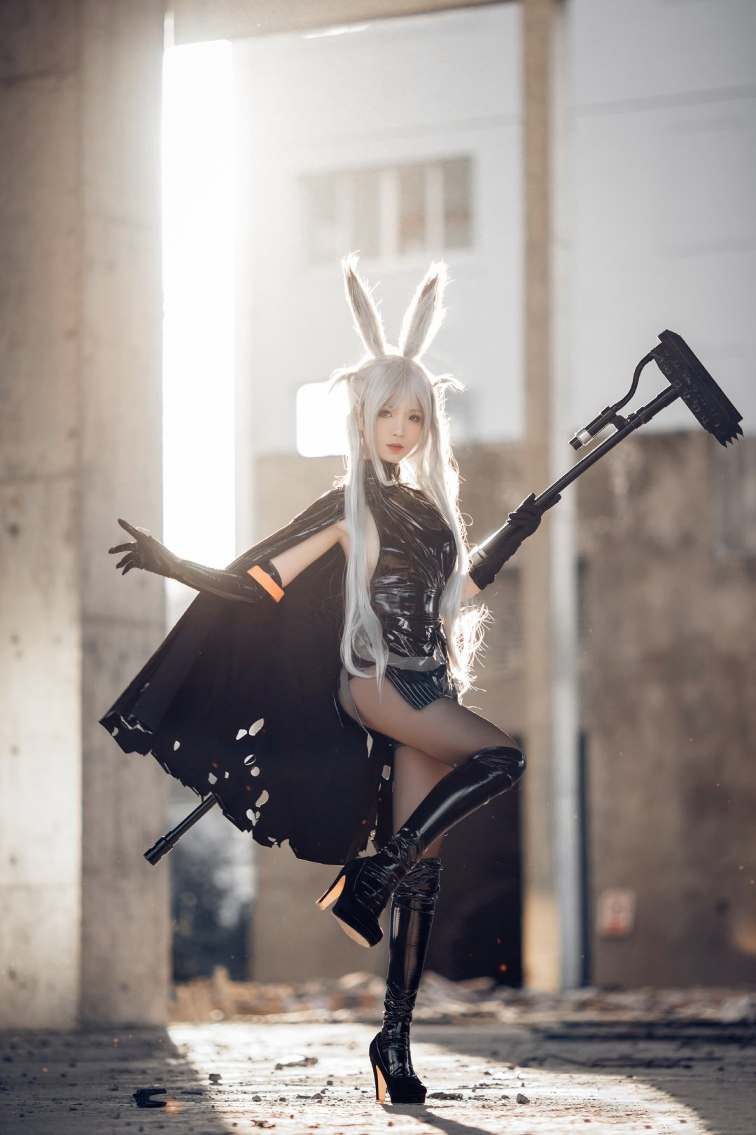 明日方舟 暴行cosplay (5/8) 明日方舟 暴行cosplay 第5张 - 暴行图集