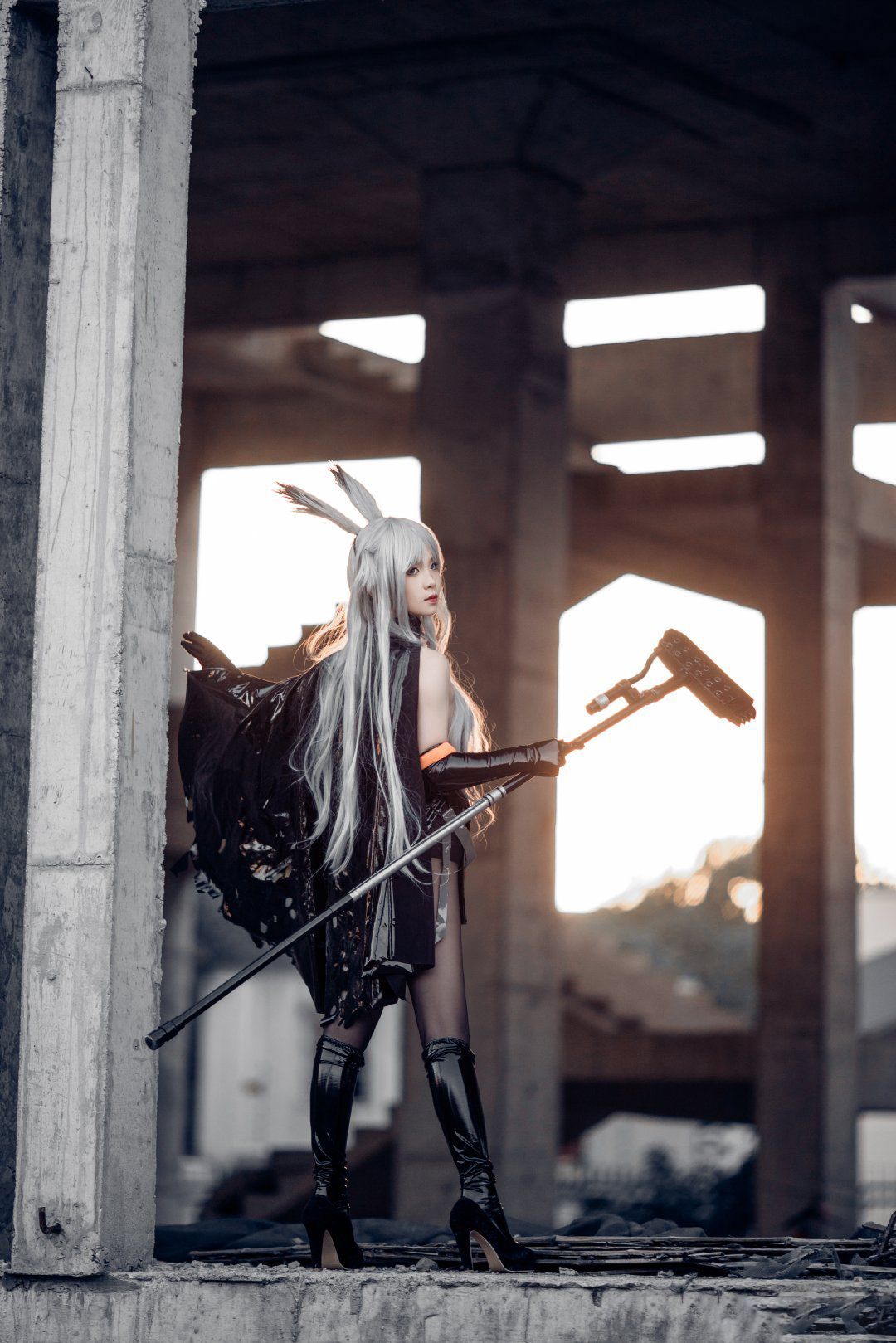 明日方舟 暴行cosplay (7/8) 明日方舟 暴行cosplay 第7张 - 暴行图集