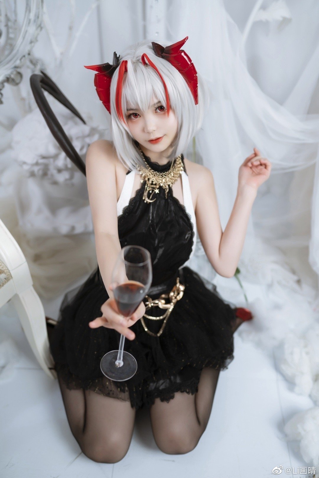 明日方舟W cosplay 第3张 - W图集