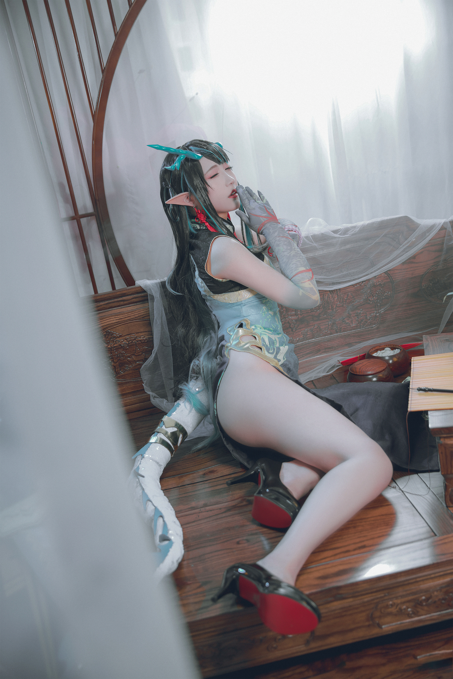 《明日方舟》夕 • 染尘烟cosplay (4/13) 《明日方舟》夕 • 染尘烟cosplay 第4张 - 夕图集