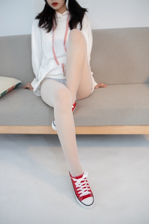 肉丝·红色帆布鞋 | COSER之家精选图集-coser家，cosplay爱好者，二次元聚集地，动漫文化，新番资讯，ACG，Coser展示