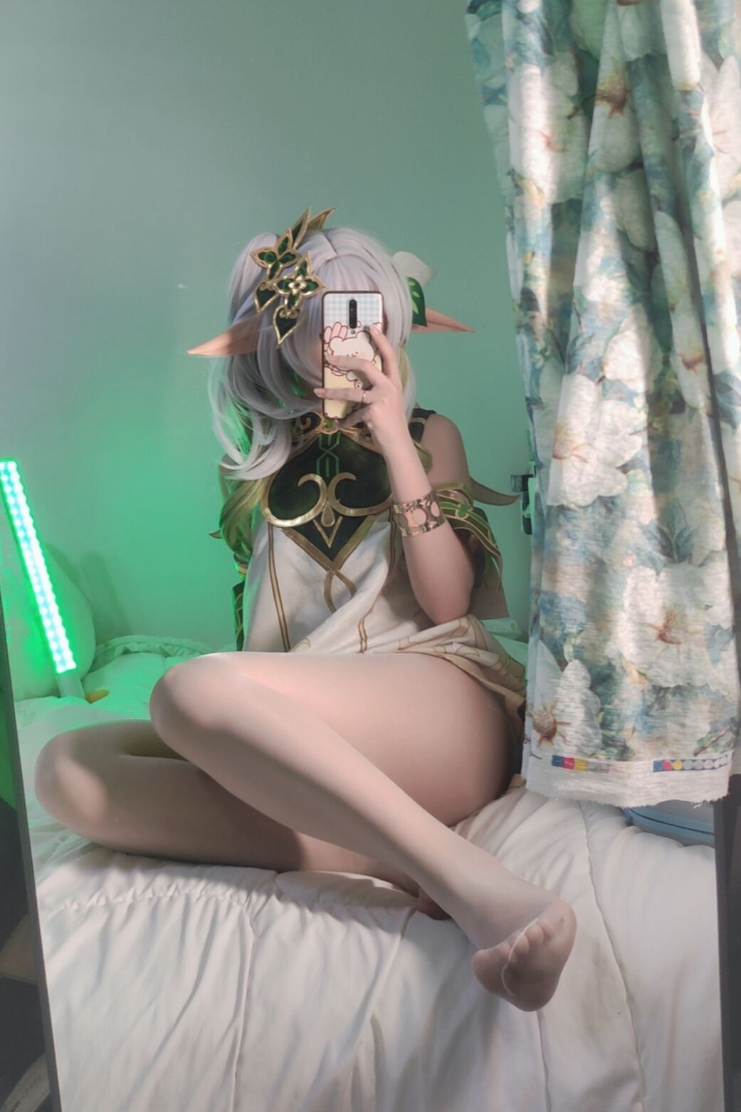 草神纳西妲 (5/5) 草神纳西妲 第5张 - cosplay图集