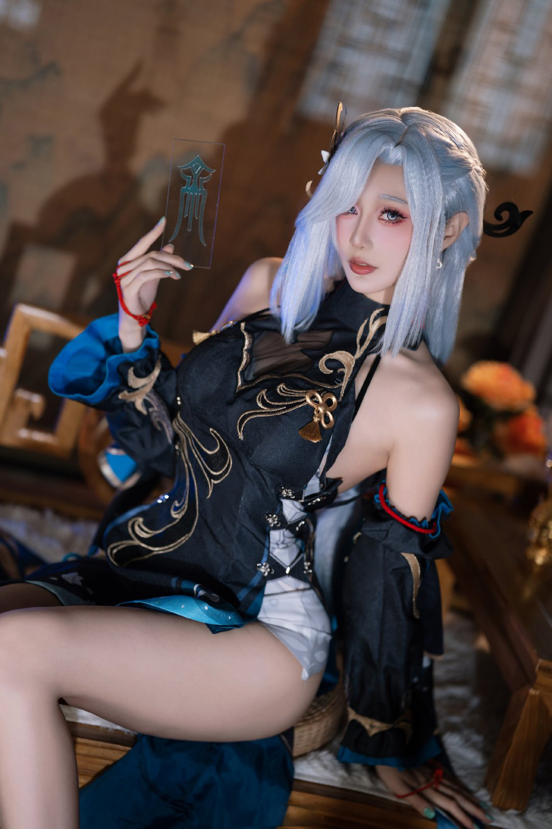 《原神》申鹤 旗袍cosplay (4/8) 《原神》申鹤 旗袍cosplay 第4张 - 申鹤图集