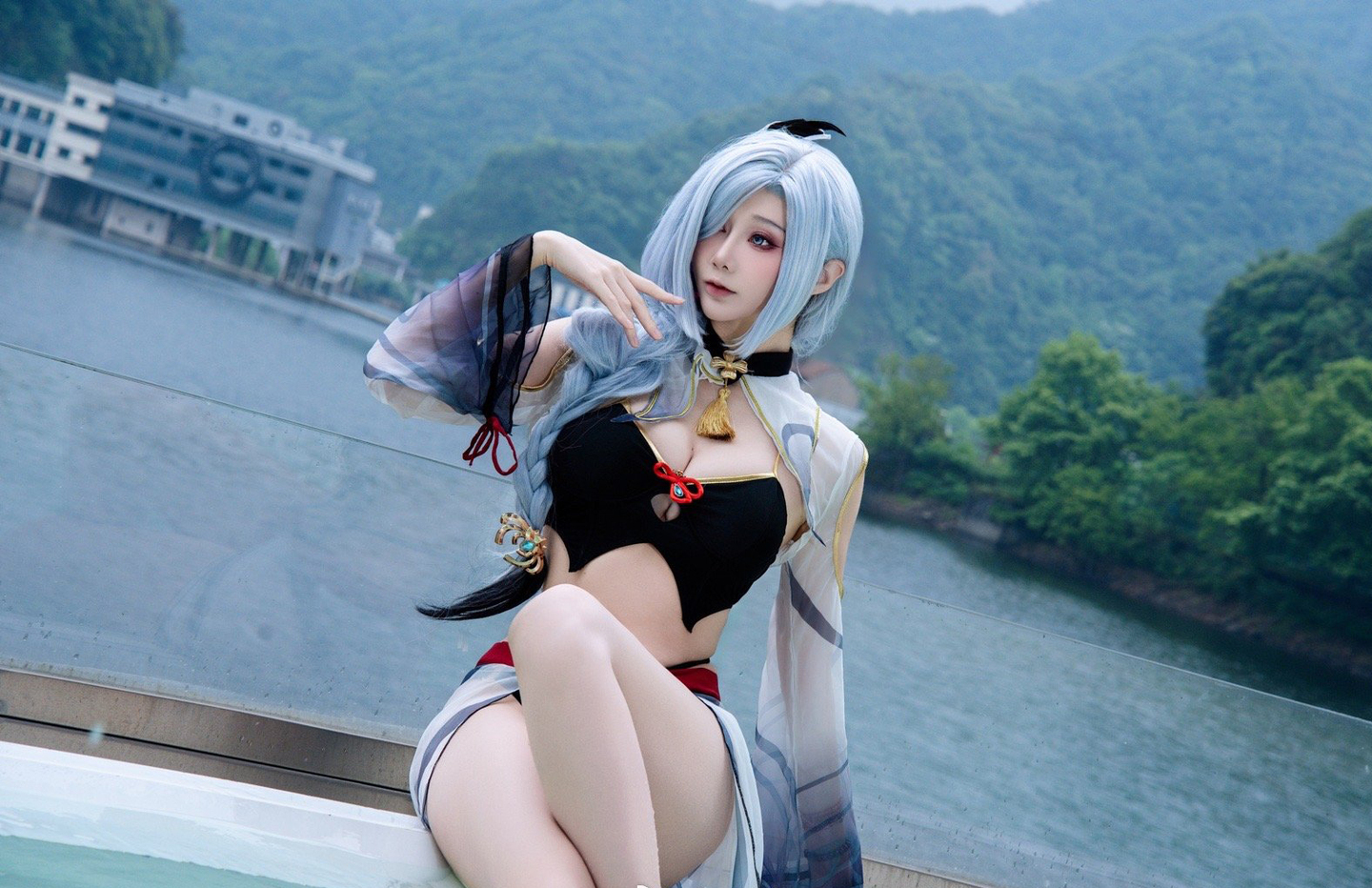 《原神》 申鹤同人泳装cosplay (2/9) 《原神》 申鹤同人泳装cosplay 第2张 - 申鹤图集
