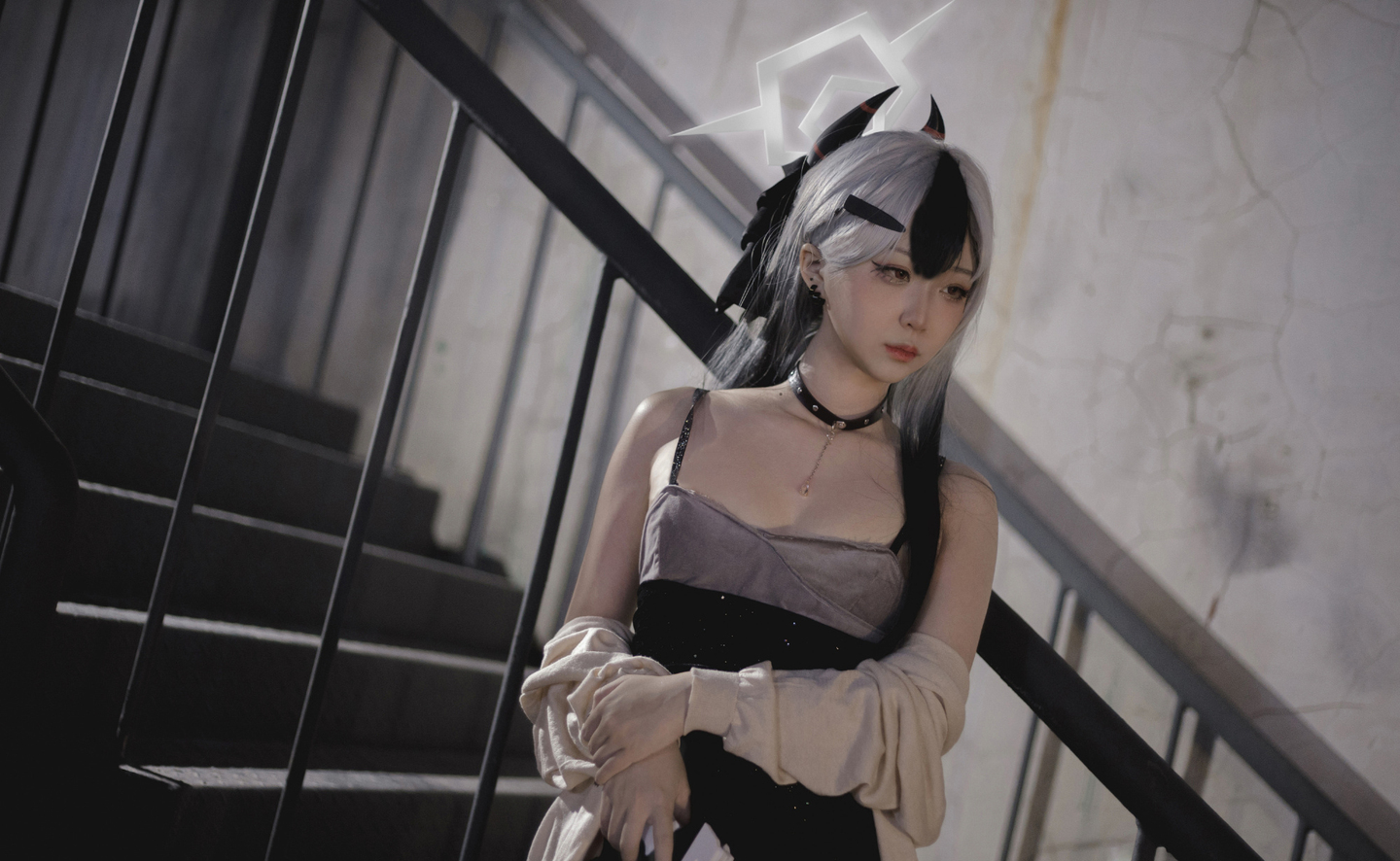 《蔚蓝档案》鬼方佳代子礼服cosplay (11/13) 《蔚蓝档案》鬼方佳代子礼服cosplay 第11张 - 鬼方佳代子图集
