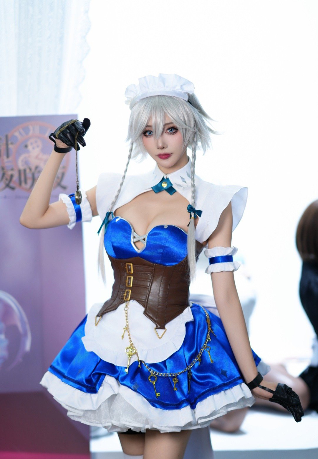 《东方Project》十六夜咲夜 潇洒的女仆长cosplay (4/7) 《东方Project》十六夜咲夜 潇洒的女仆长cosplay 第4张 - 十六夜咲夜图集