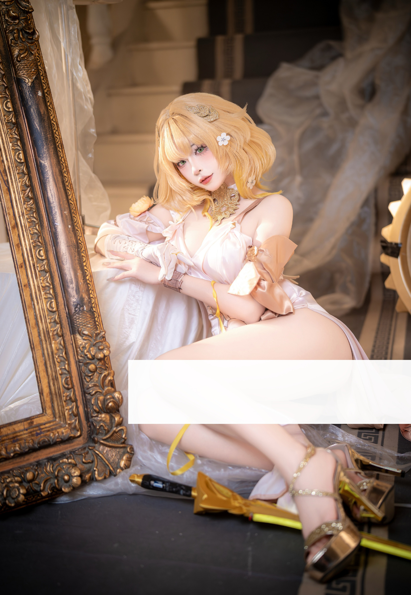 《崩坏:星穹铁道》阿格莱雅cosplay (4/9) 《崩坏:星穹铁道》阿格莱雅cosplay 第4张 - 阿格莱雅图集