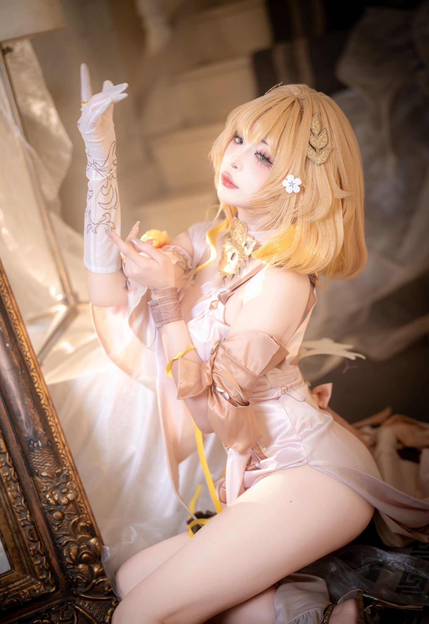 《崩坏:星穹铁道》阿格莱雅cosplay (5/9) 《崩坏:星穹铁道》阿格莱雅cosplay 第5张 - 阿格莱雅图集