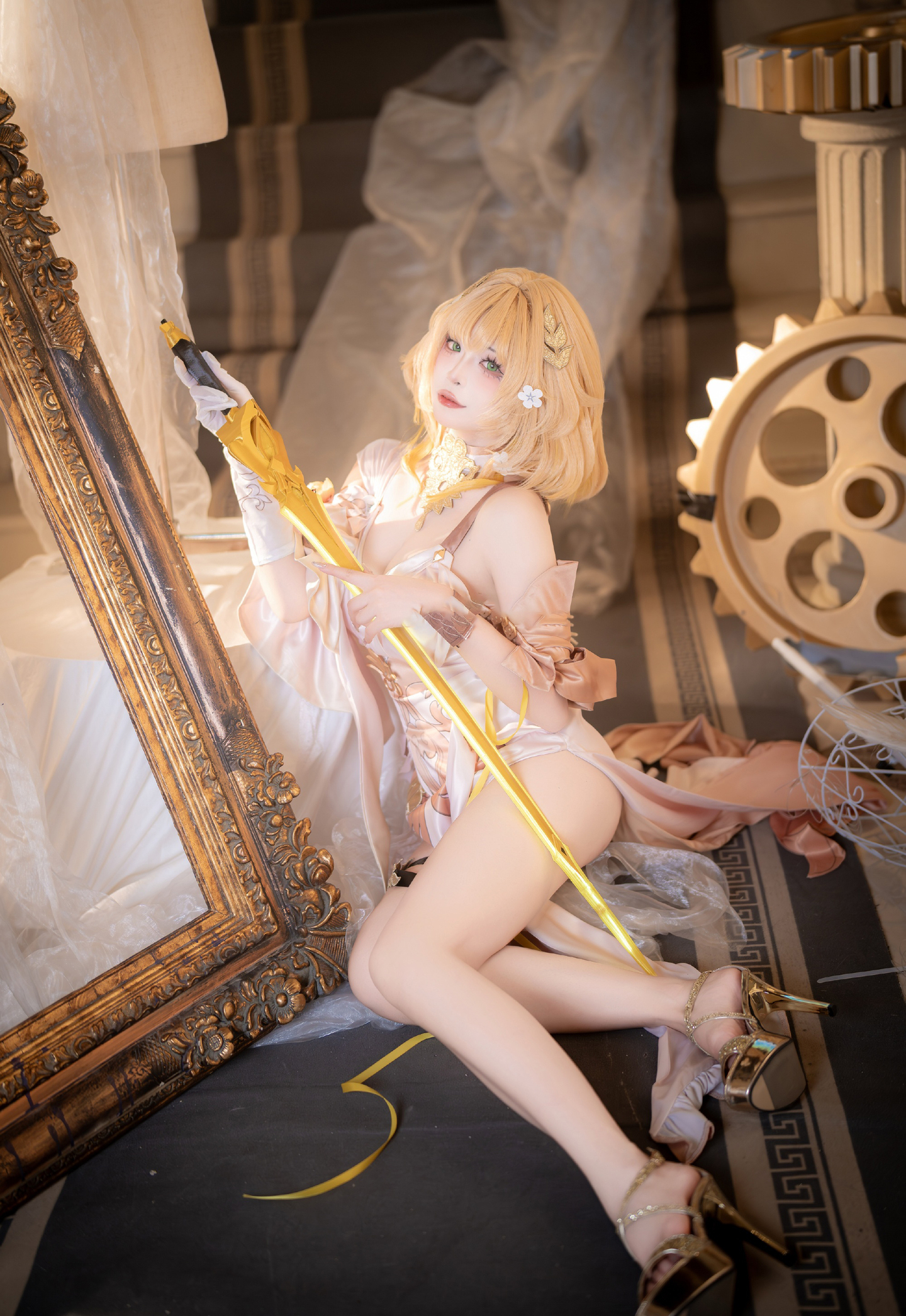 《崩坏:星穹铁道》阿格莱雅cosplay (6/9) 《崩坏:星穹铁道》阿格莱雅cosplay 第6张 - 阿格莱雅图集