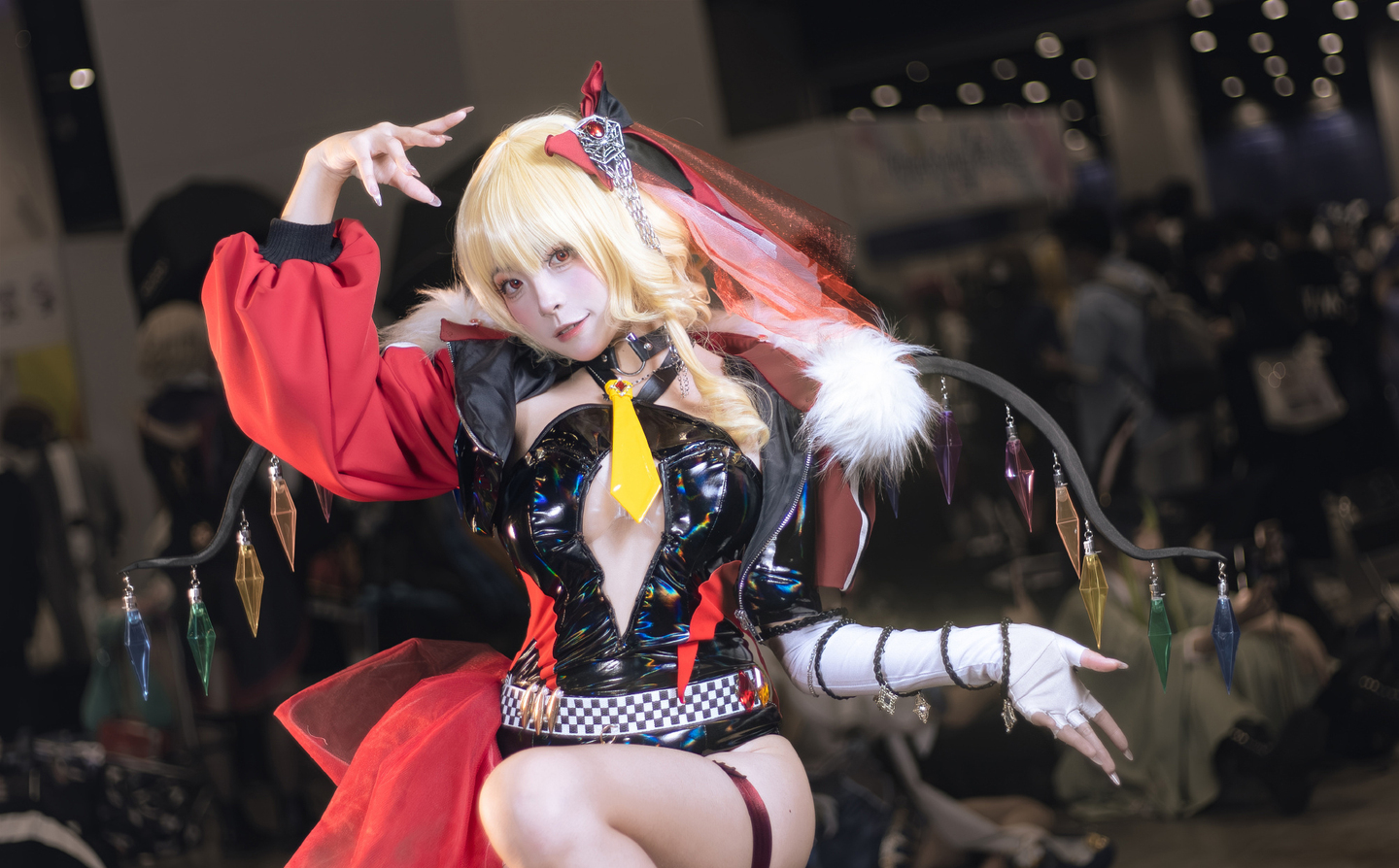 《东方project》芙兰朵露·斯卡雷特cosplay (3/11) 《东方project》芙兰朵露·斯卡雷特cosplay 第3张 - 芙兰朵露·斯卡雷特图集