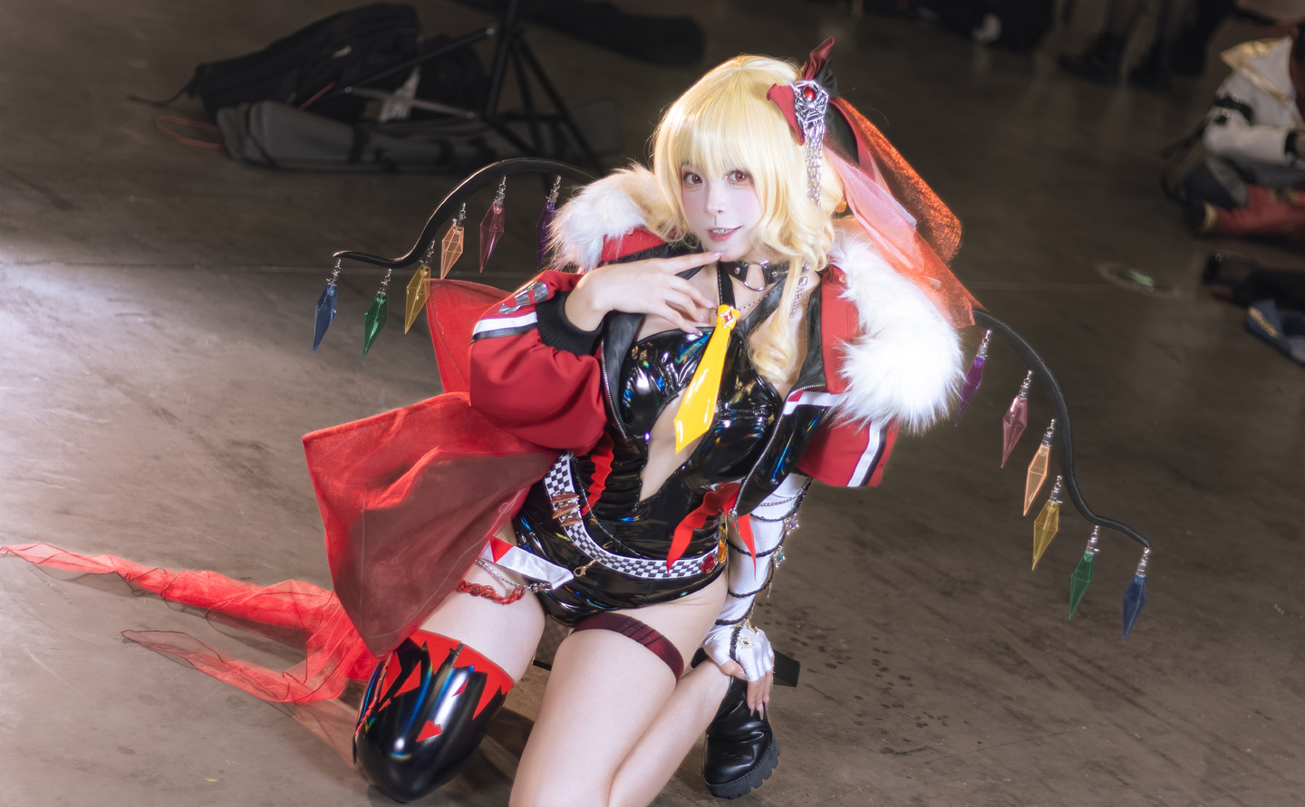 《东方project》芙兰朵露·斯卡雷特cosplay (4/11) 《东方project》芙兰朵露·斯卡雷特cosplay 第4张 - 芙兰朵露·斯卡雷特图集