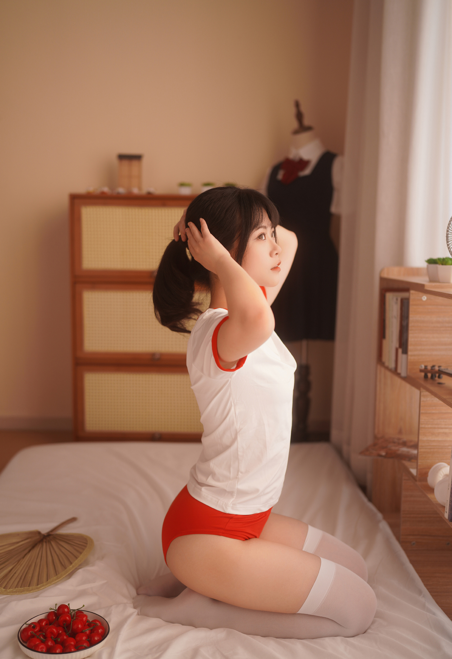 少女写真 红色体操服 (3/9) 少女写真 红色体操服 第3张 - cosplay图集