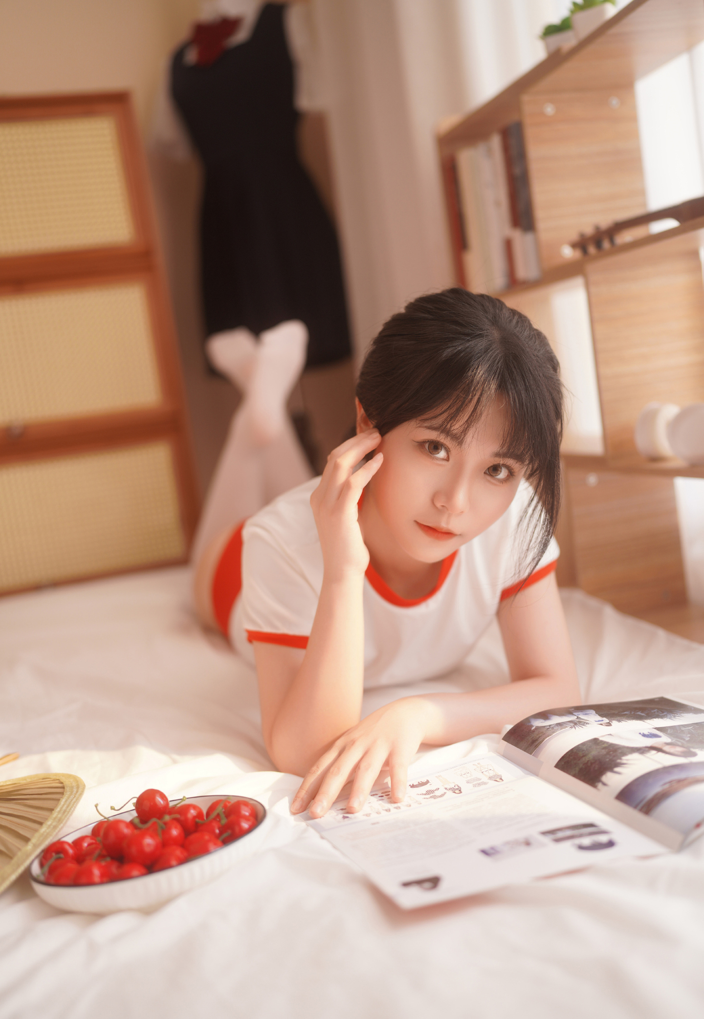 少女写真 红色体操服 (2/8) 少女写真 红色体操服 第2张 - cosplay图集