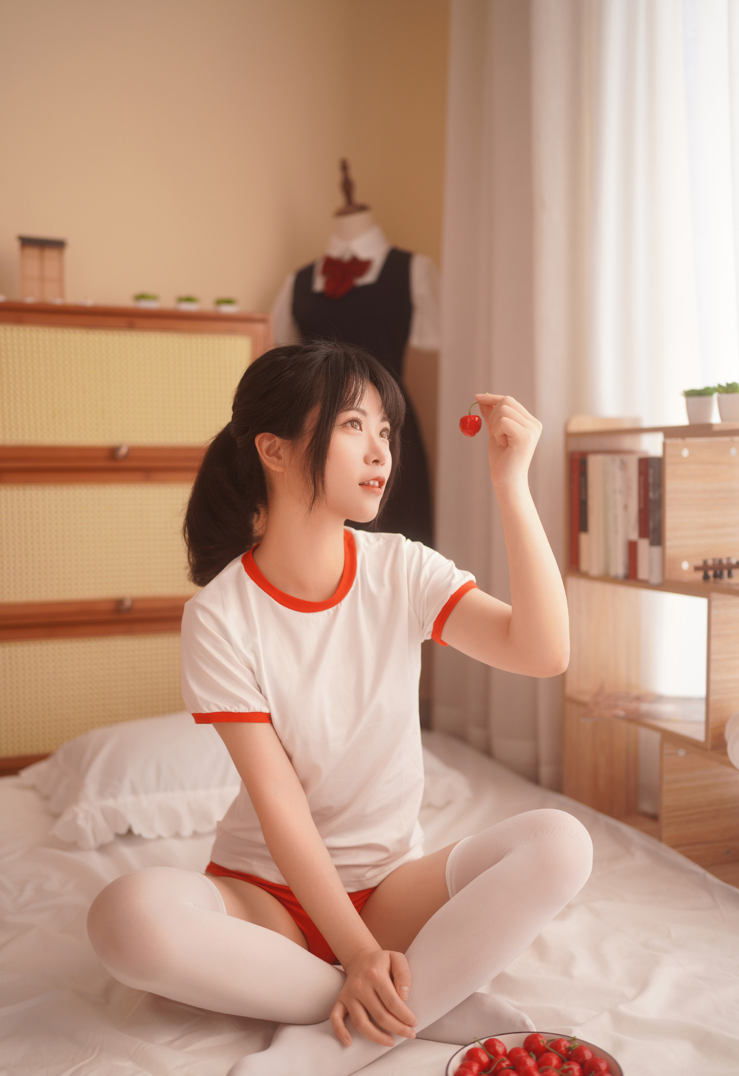 少女写真 红色体操服 (7/8) 少女写真 红色体操服 第7张 - cosplay图集