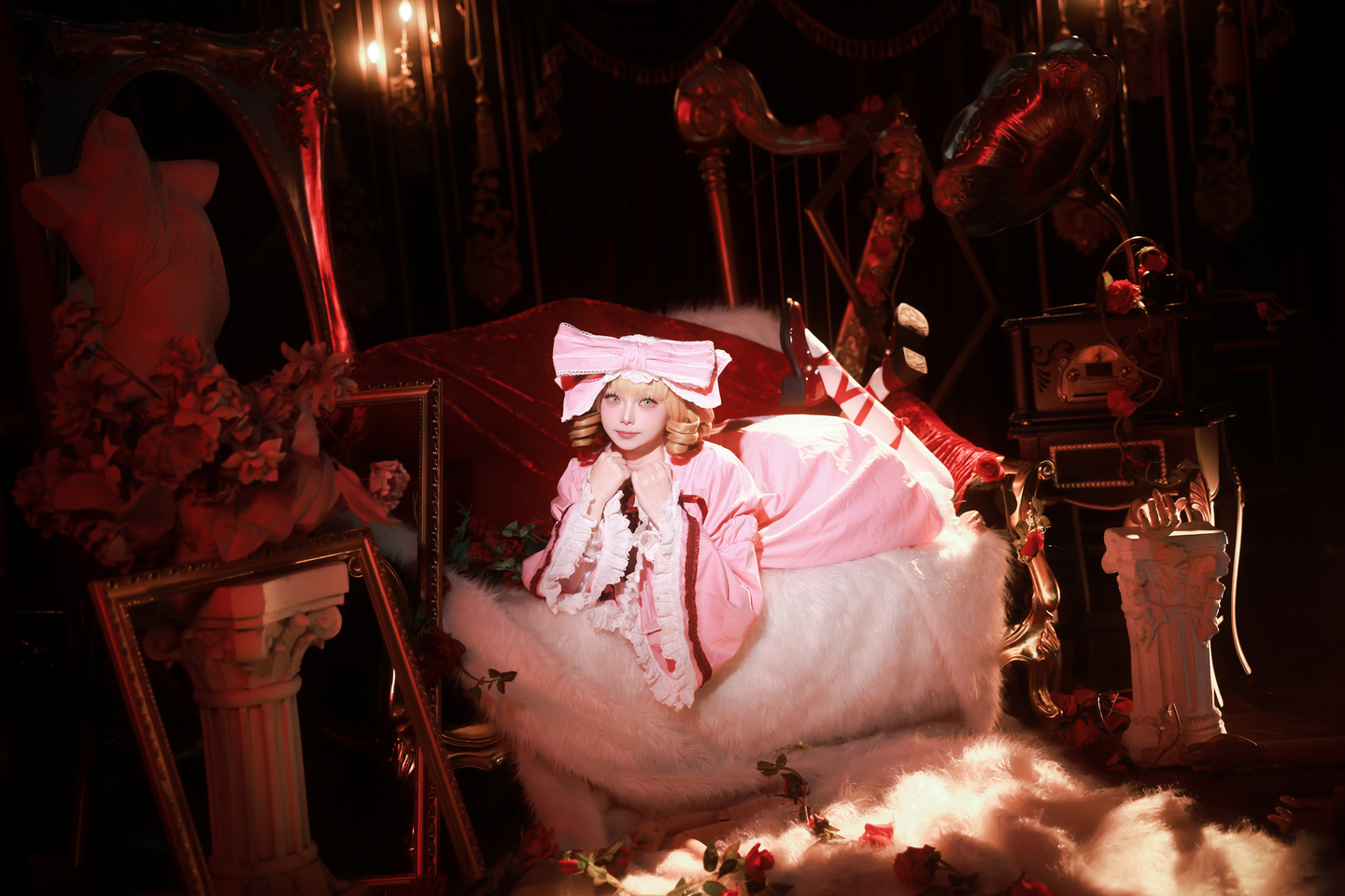 《蔷薇少女》真红&雏莓cosplay (14/18) 《蔷薇少女》真红&雏莓cosplay 第14张 - 真红图集