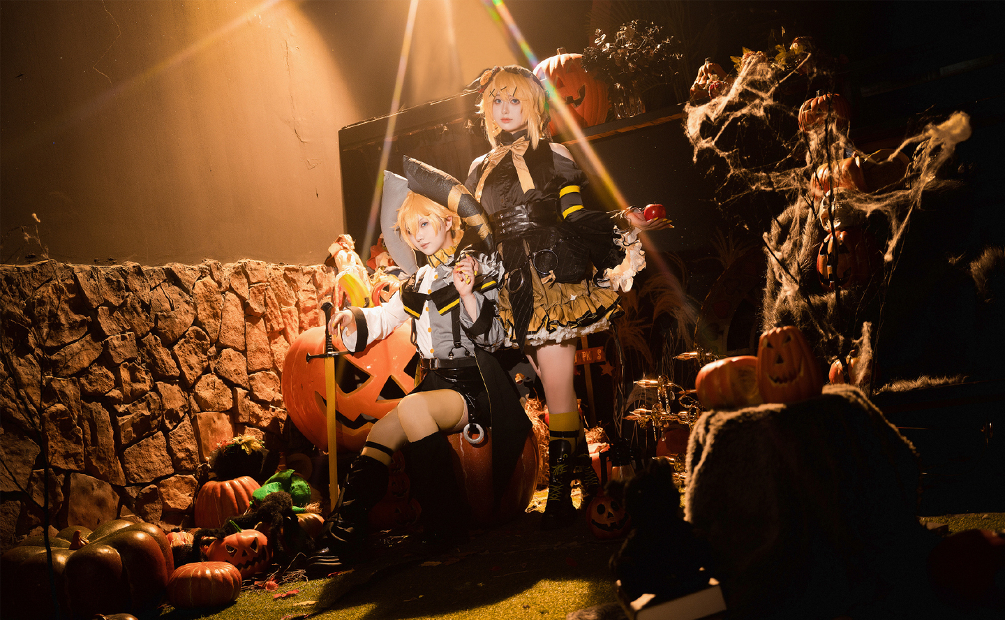 《镜音双子》镜音连cosplay (4/13) 《镜音双子》镜音连cosplay 第4张 - 镜音铃图集