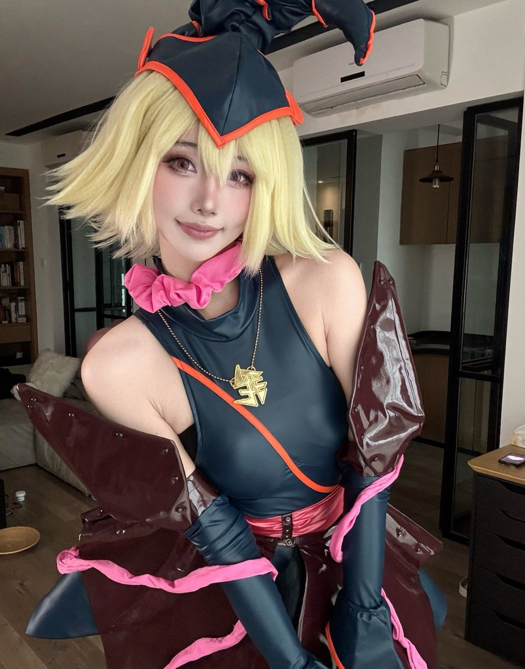 《游戏王》黑魔导女孩cosplay (2/9) 《游戏王》黑魔导女孩cosplay 第2张 - 黑魔导女孩图集