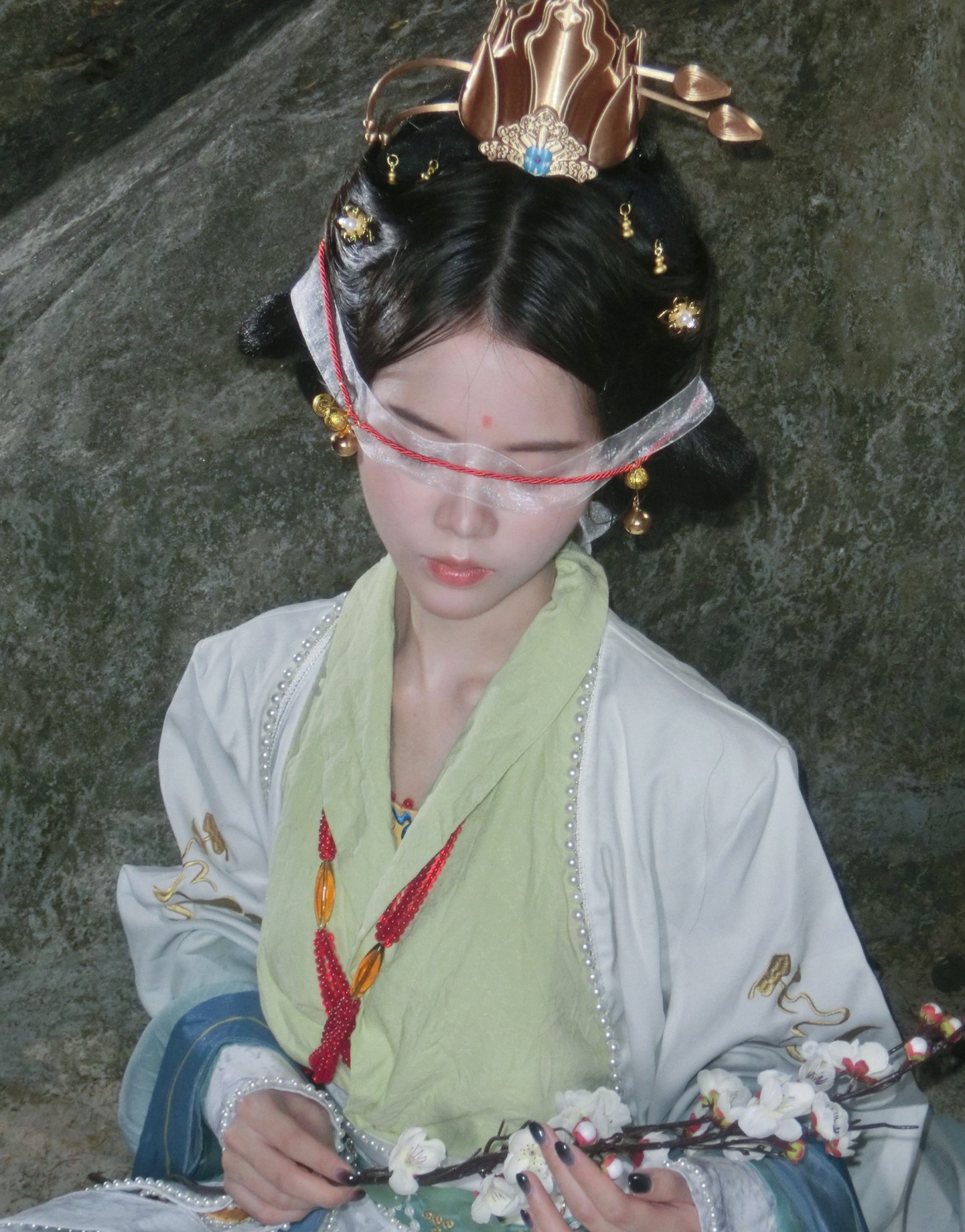 《燕云十六声》观音cosplay (3/9) 《燕云十六声》观音cosplay 第3张 - 观音图集