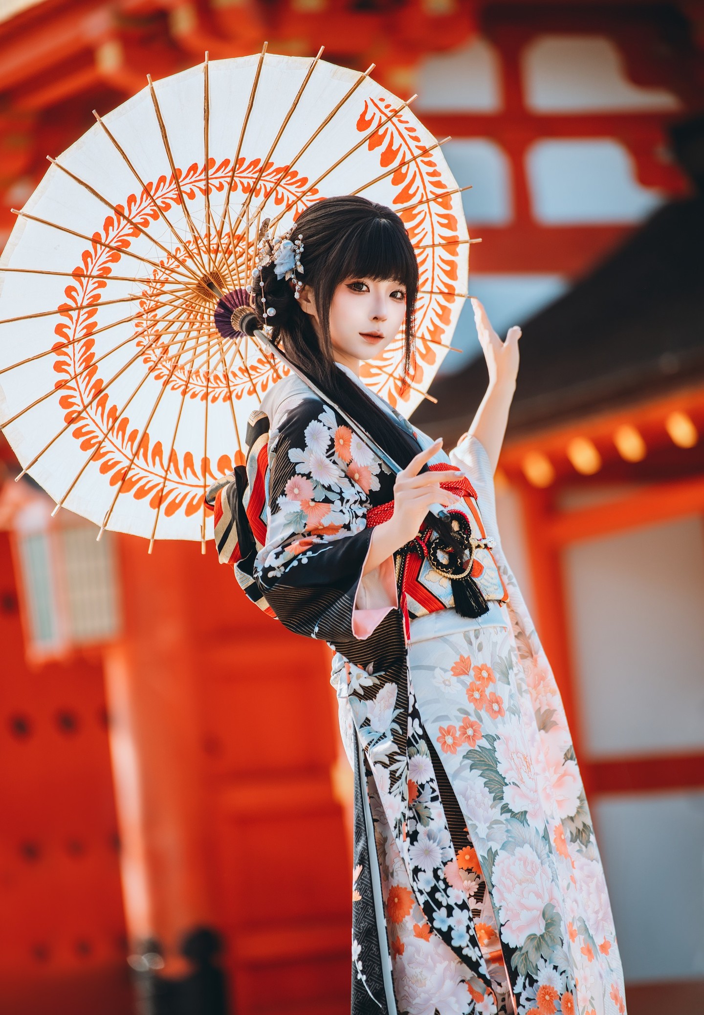 《秋寻》红和服少女写真 | COSER之家精选图集-coser家,cosplay爱好者,二次元聚集地,动漫文化,新番资讯,ACG,Coser展示