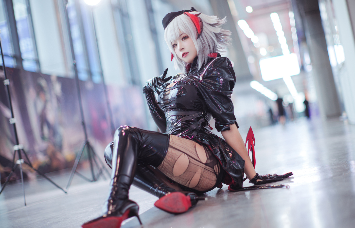 《明日方舟》 W 愚夜密函 cosplay (7/10) 《明日方舟》 W 愚夜密函 cosplay 第7张 - 愚夜密函图集