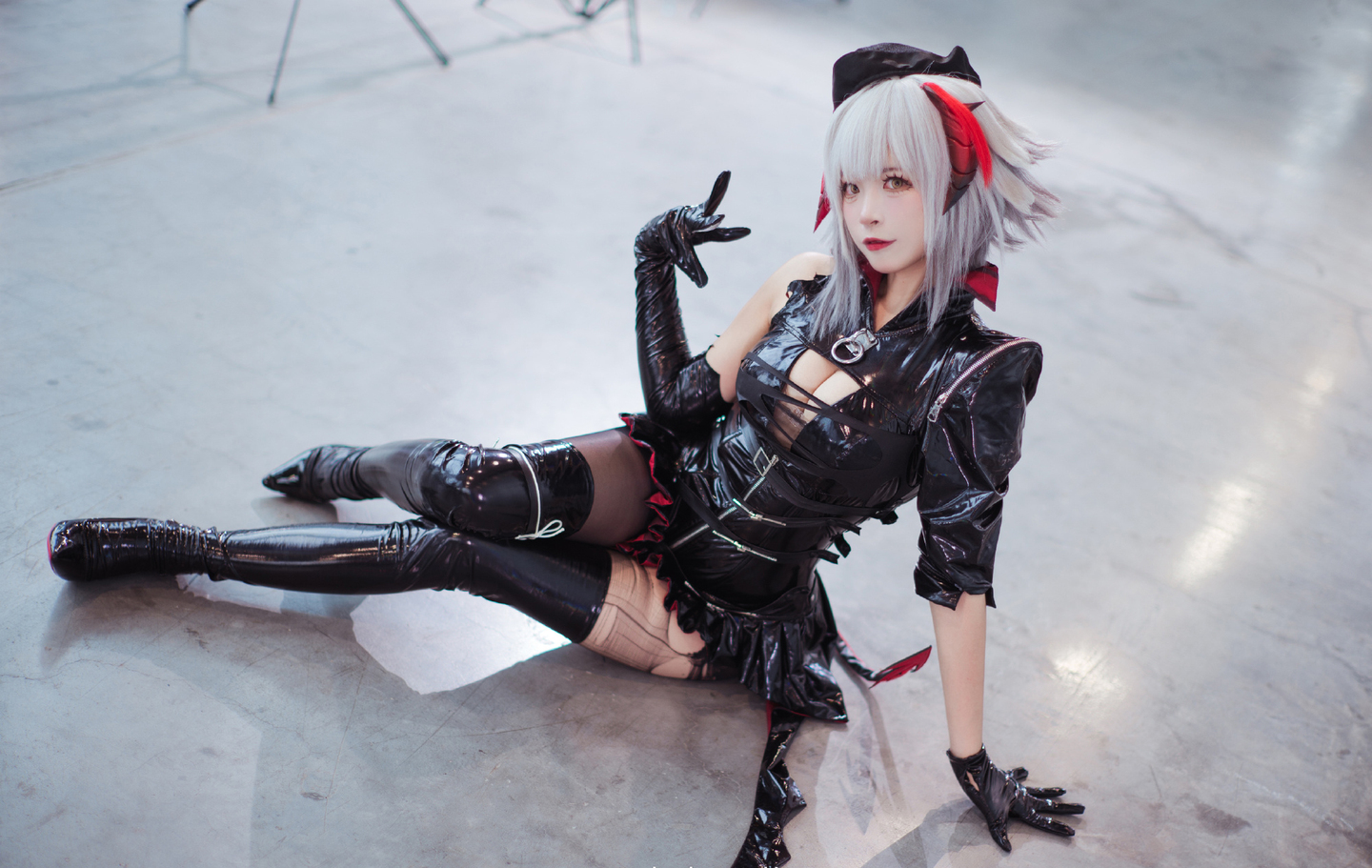 《明日方舟》 W 愚夜密函 cosplay (9/10) 《明日方舟》 W 愚夜密函 cosplay 第9张 - 愚夜密函图集