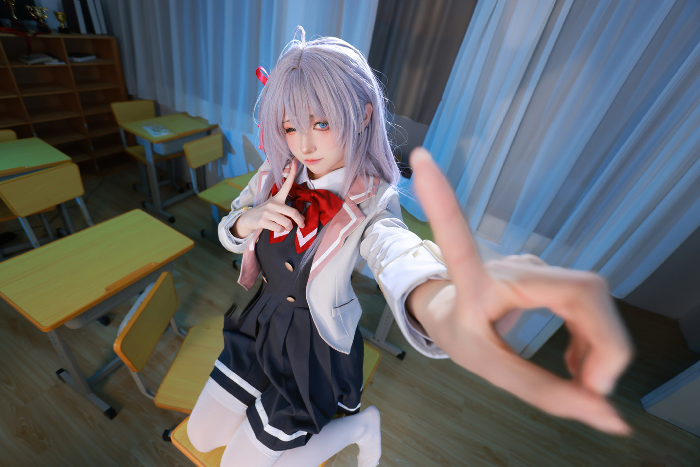 《不时轻声地以俄语遮羞的邻座艾莉同学》艾莉莎cosplay 第5张 - 艾莉莎图集