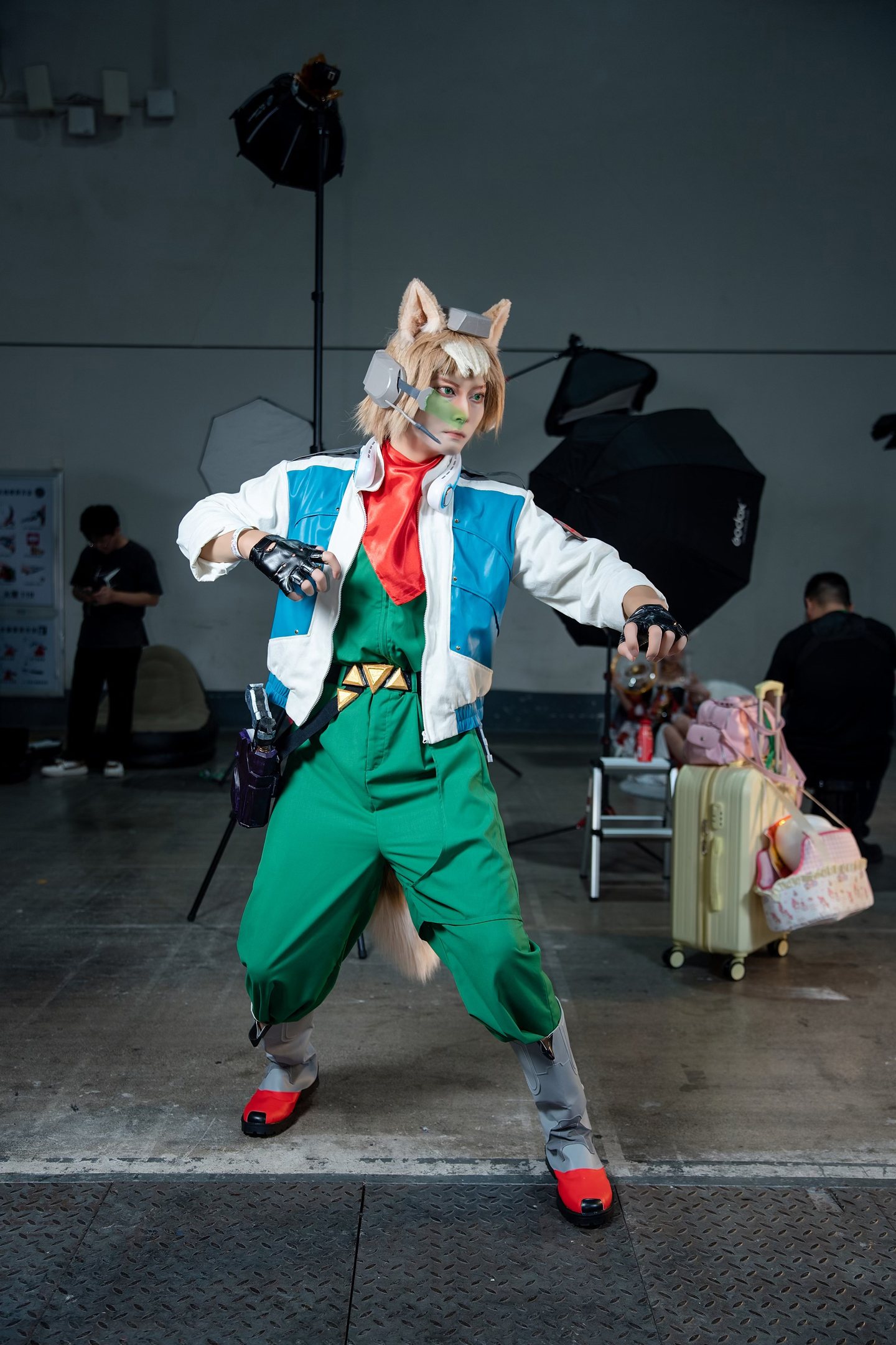 《任天堂明星大乱斗特别版》星际火狐(Fox McCloud)Cosplay正片 (4/5) 《任天堂明星大乱斗特别版》星际火狐(Fox McCloud)Cosplay正片 第4张 - Fox图集