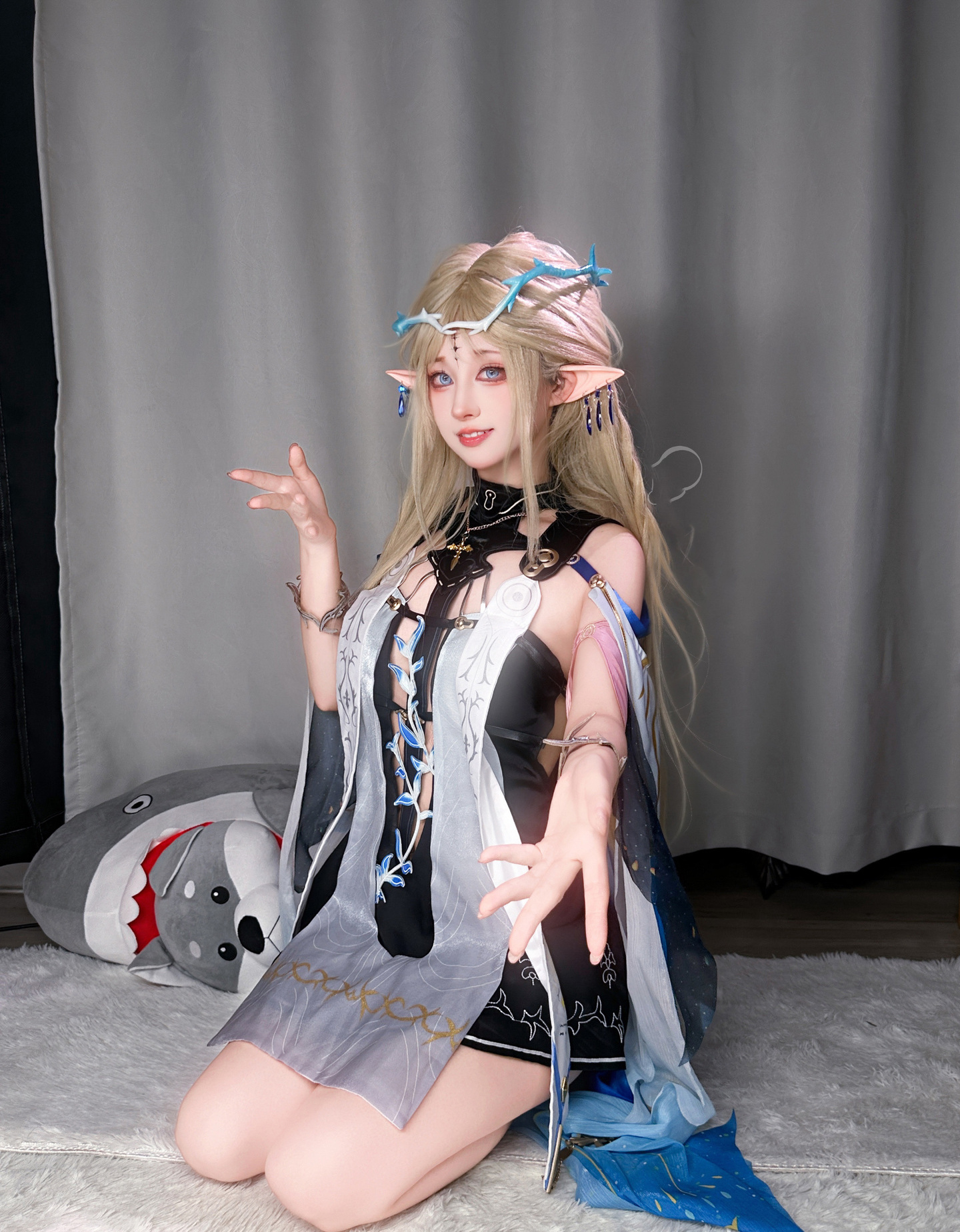 《鸣潮》卡提希娅 圣女cosplay (2/5) 《鸣潮》卡提希娅 圣女cosplay 第2张 - 卡提希娅图集