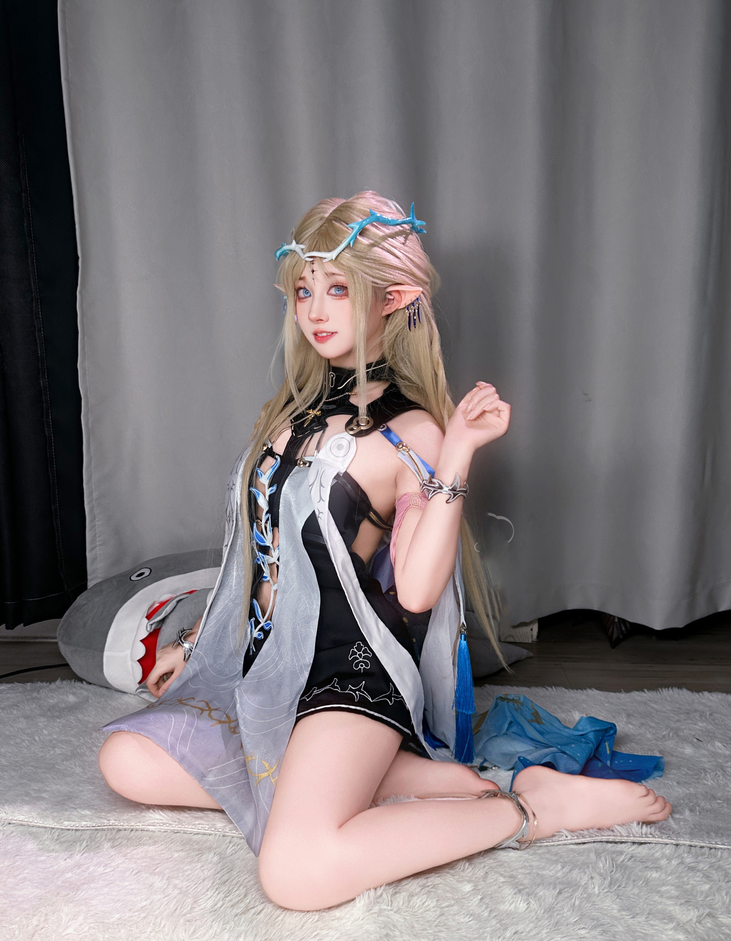 《鸣潮》卡提希娅 圣女cosplay (5/5) 《鸣潮》卡提希娅 圣女cosplay 第5张 - 卡提希娅图集
