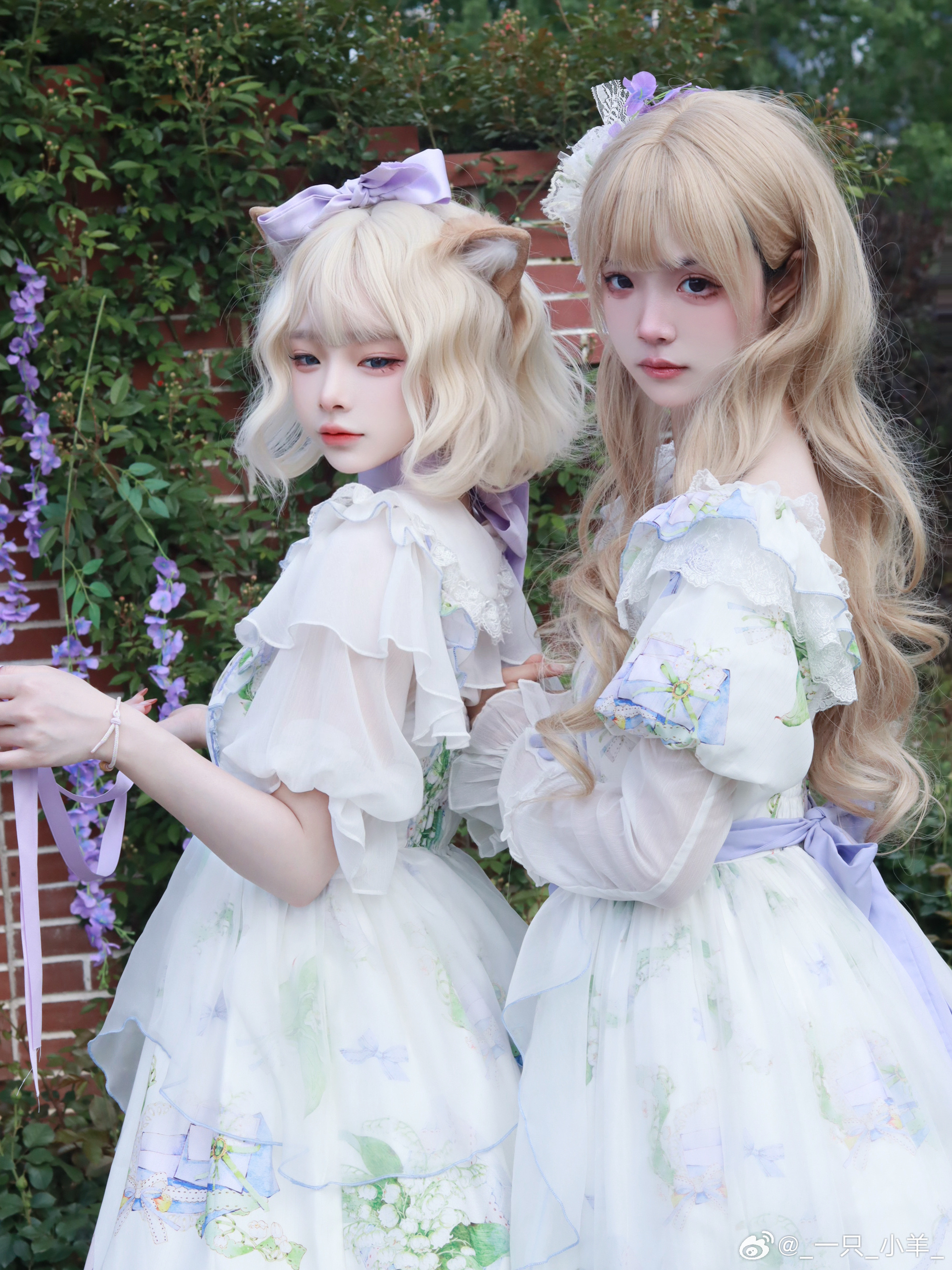 lolita 全靠自己努力搭了一个紫藤花景～@_一只_小羊_ | _一只_小羊_coslolita 全靠自己努力搭了一个紫藤花景～-coser家，cosplay爱好者，二次元聚集地，动漫文化，新番资讯，ACG，Coser展示