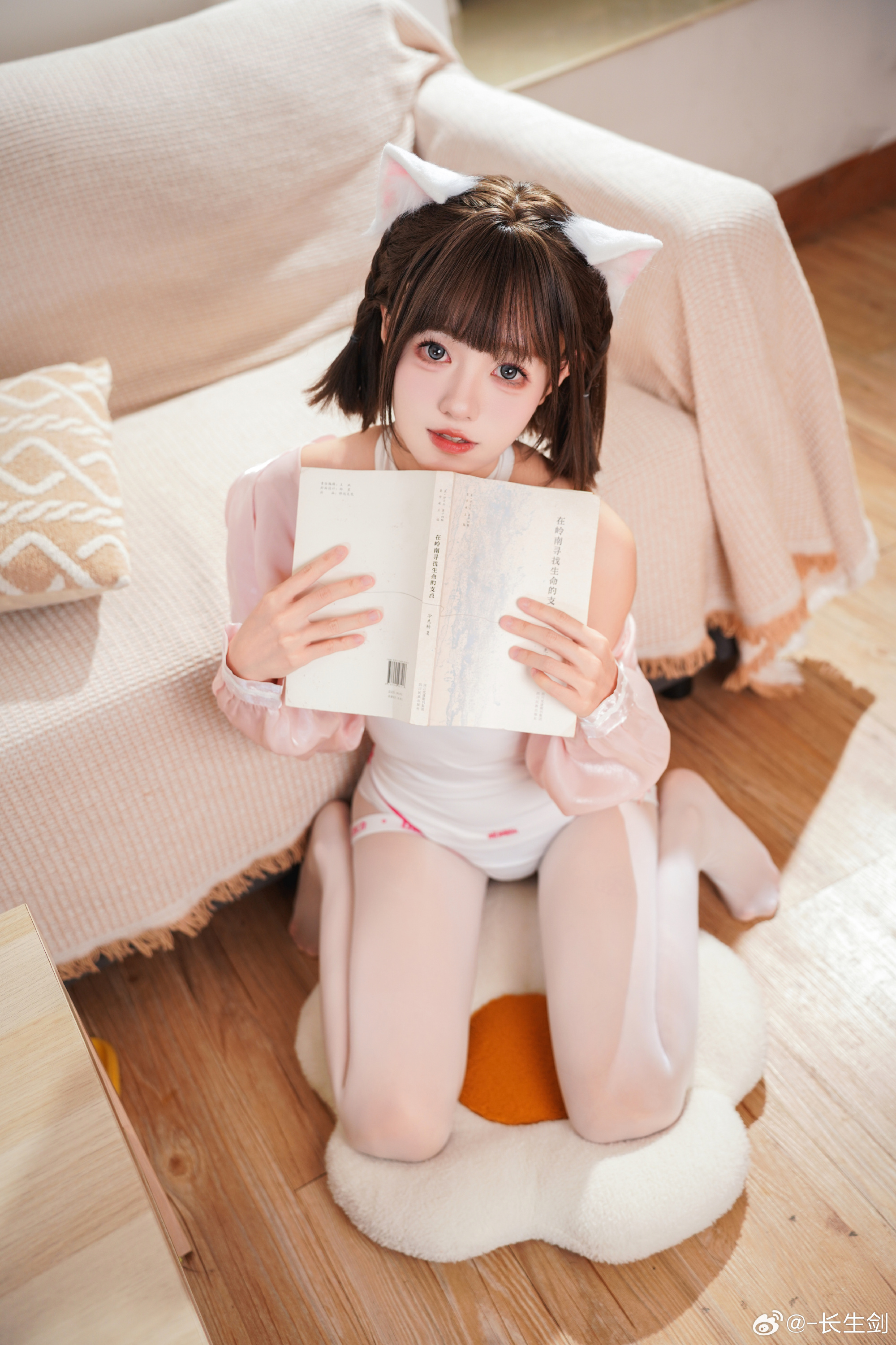 跟前面发的那两组一起拍的，是喵喵的单人部分~ ​​​@喵喵不吃鱼w | 喵喵不吃鱼wcos跟前面发的那两组一起拍的，是喵喵的单人部分~ ​​​-COS二次元-cosplay社区-coser啦二次元