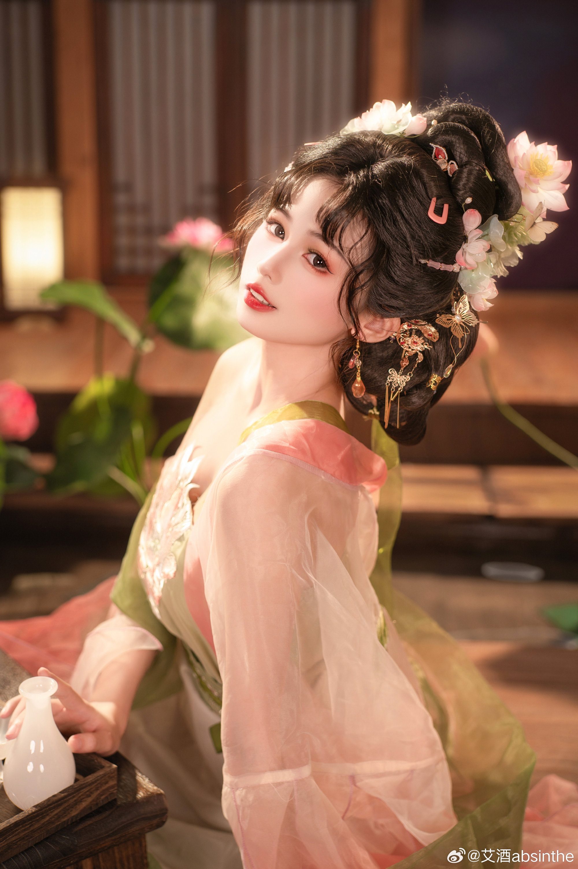 汉服 荷叶罗裙一色裁，芙蓉向脸两边开@佳佳Jayaa | 佳佳Jayaacos荷叶罗裙一色裁，芙蓉向脸两边开-coser家，cosplay爱好者，二次元聚集地，动漫文化，新番资讯，ACG，Coser展示