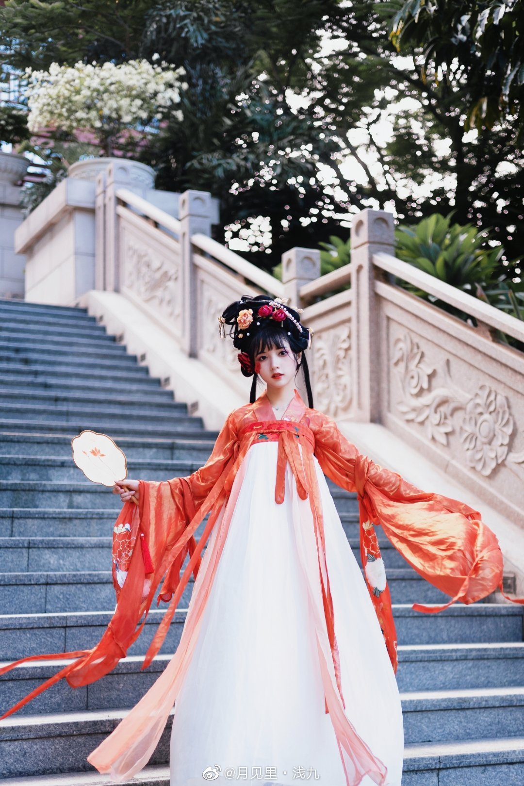 [汉服]云想衣裳花想容， 春风拂槛露华浓。@月见里·浅九 | 月见里·浅九cos[汉服]云想衣裳花想容， 春风拂槛露华浓。-coser家，cosplay爱好者，二次元聚集地，动漫文化，新番资讯，ACG，Coser展示