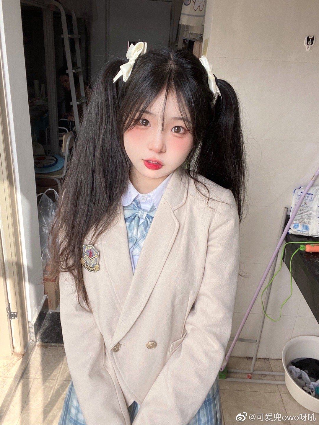 双马尾yyds!就算穿的是jk制服,也好有小偶像的感觉哦!@可爱兜owo呀吼 第2张