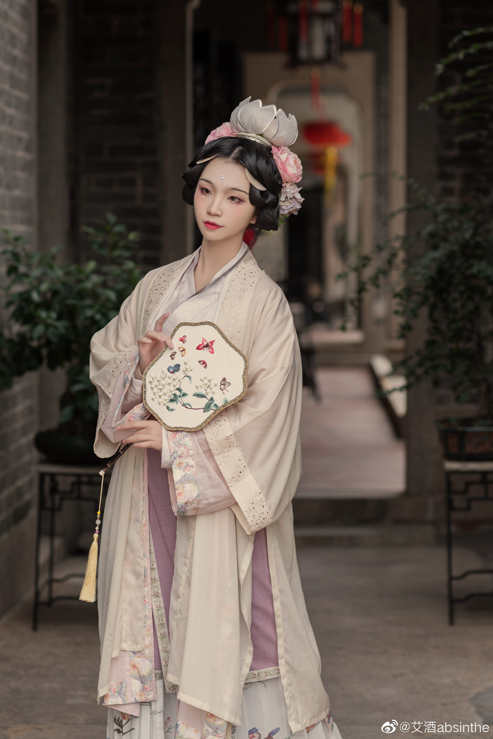 中国风摄影 汉服@艾酒absinthe | 艾酒absinthecos中国风摄影 汉服-coser家，cosplay爱好者，二次元聚集地，动漫文化，新番资讯，ACG，Coser展示