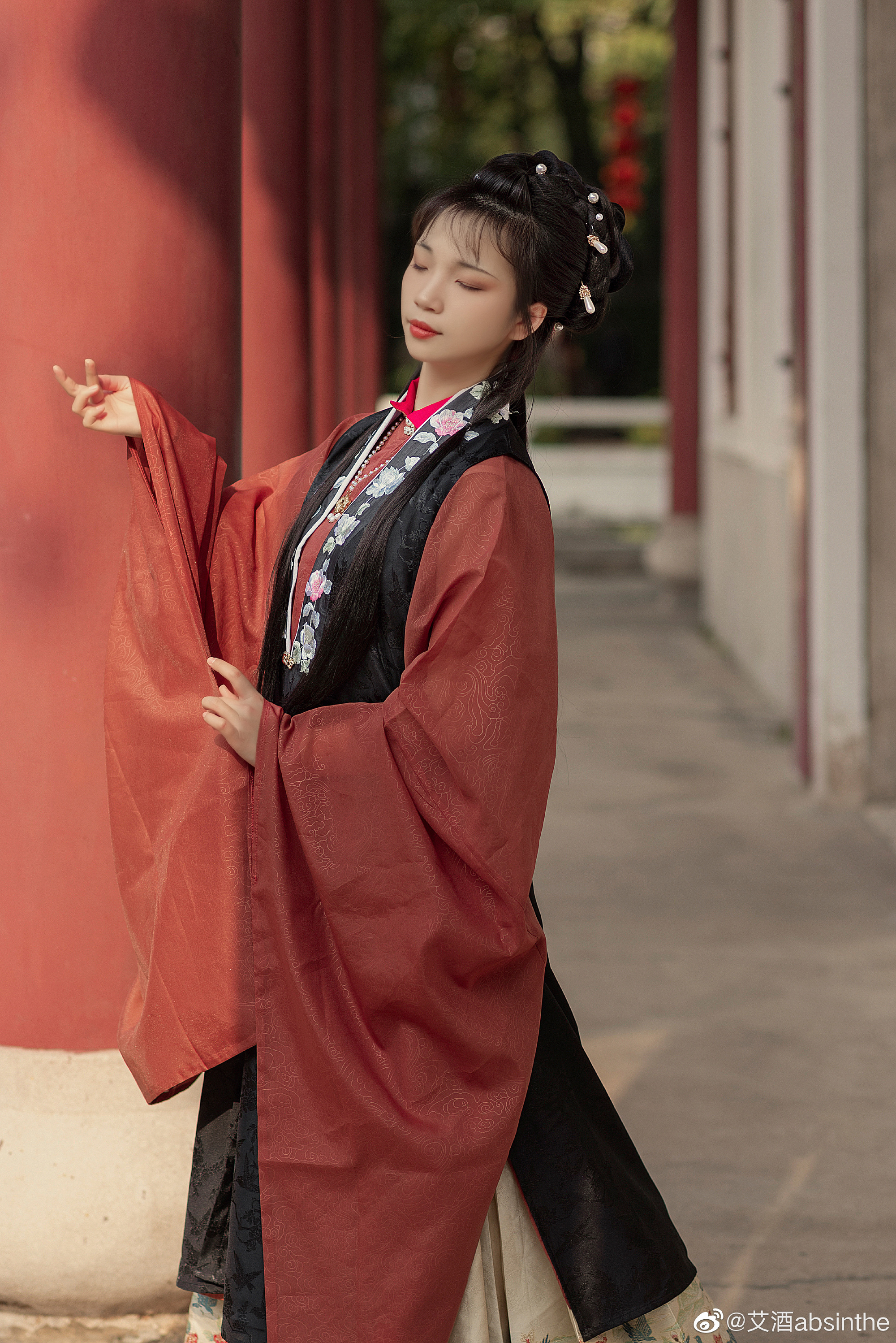 今年的第二套汉服 @艾酒absinthe | 艾酒absinthecos今年的第二套汉服-coser家，cosplay爱好者，二次元聚集地，动漫文化，新番资讯，ACG，Coser展示