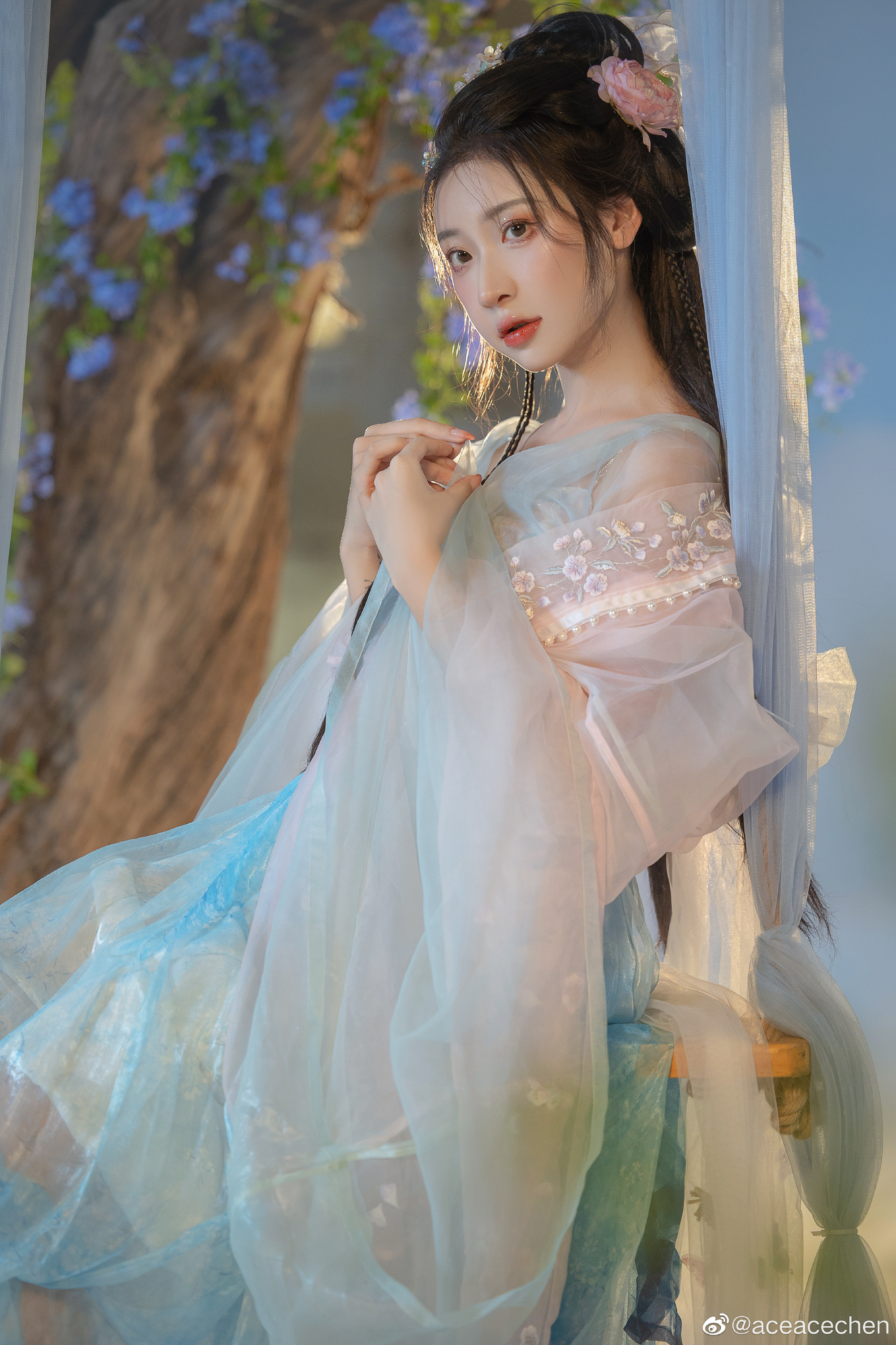 【汉服写真】梦中所见 满眼山花如翡 第3张