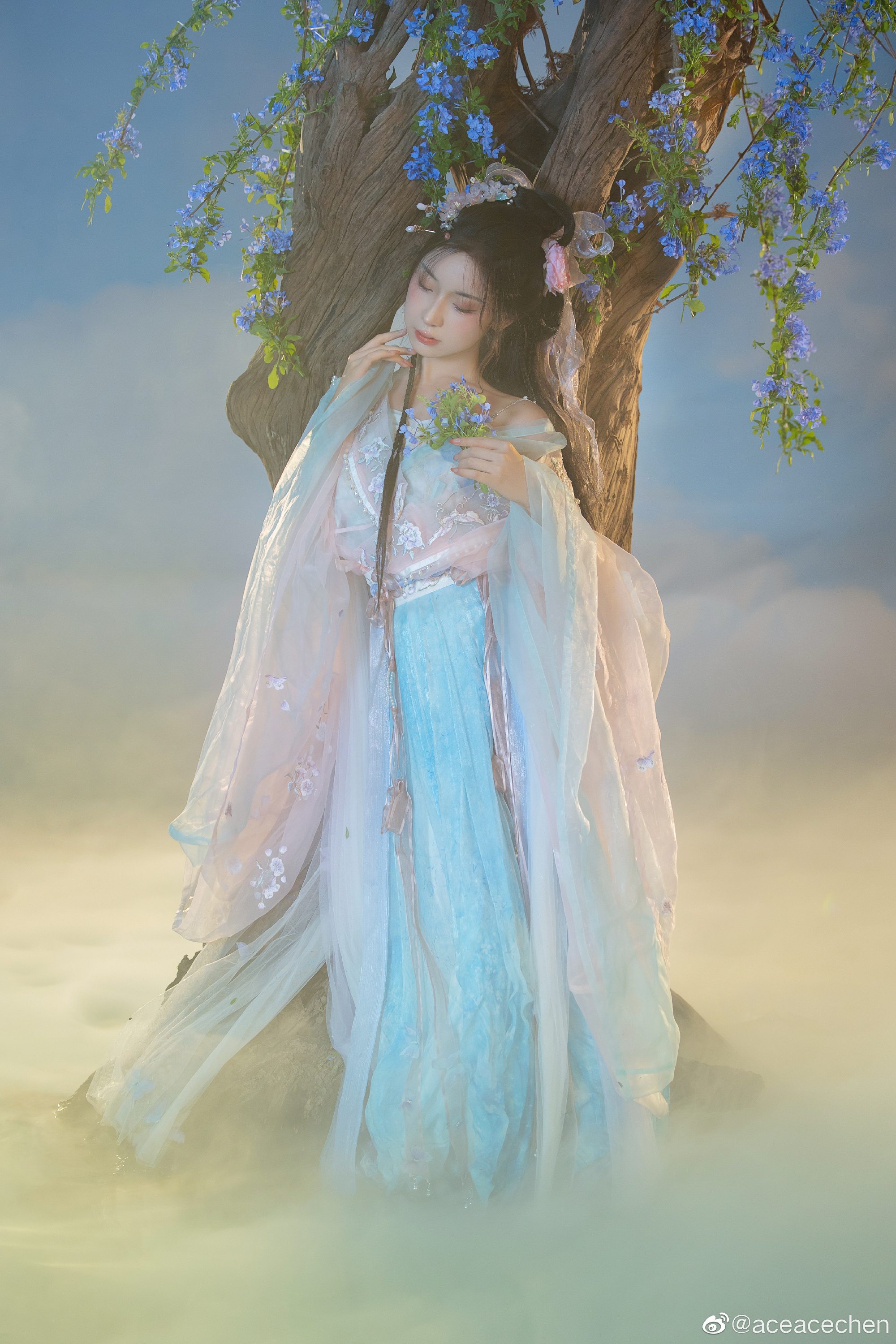 【汉服写真】梦中所见 满眼山花如翡 第4张