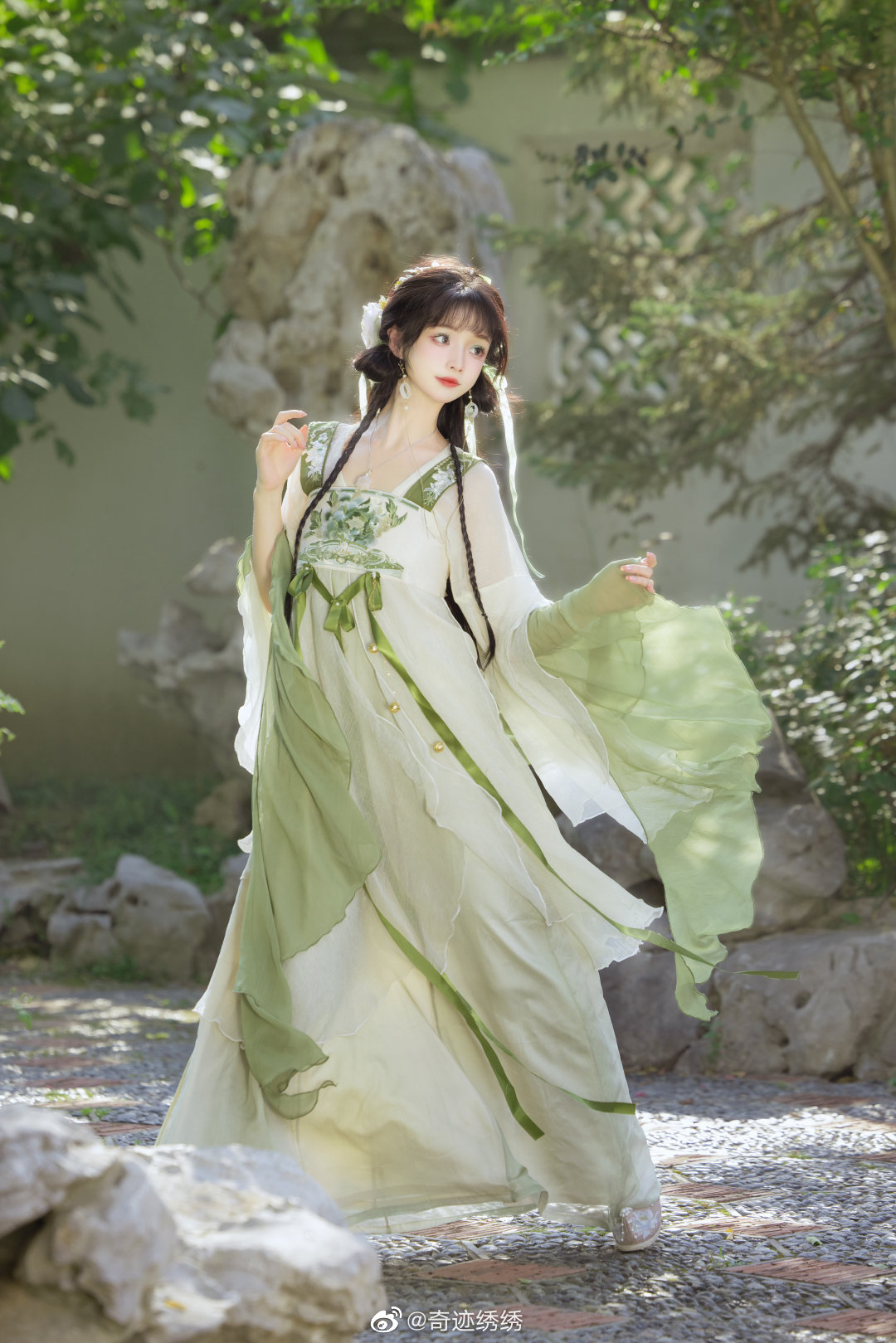 莺莺燕燕春春，花花柳柳真真。@奇迹绣绣 第3张
