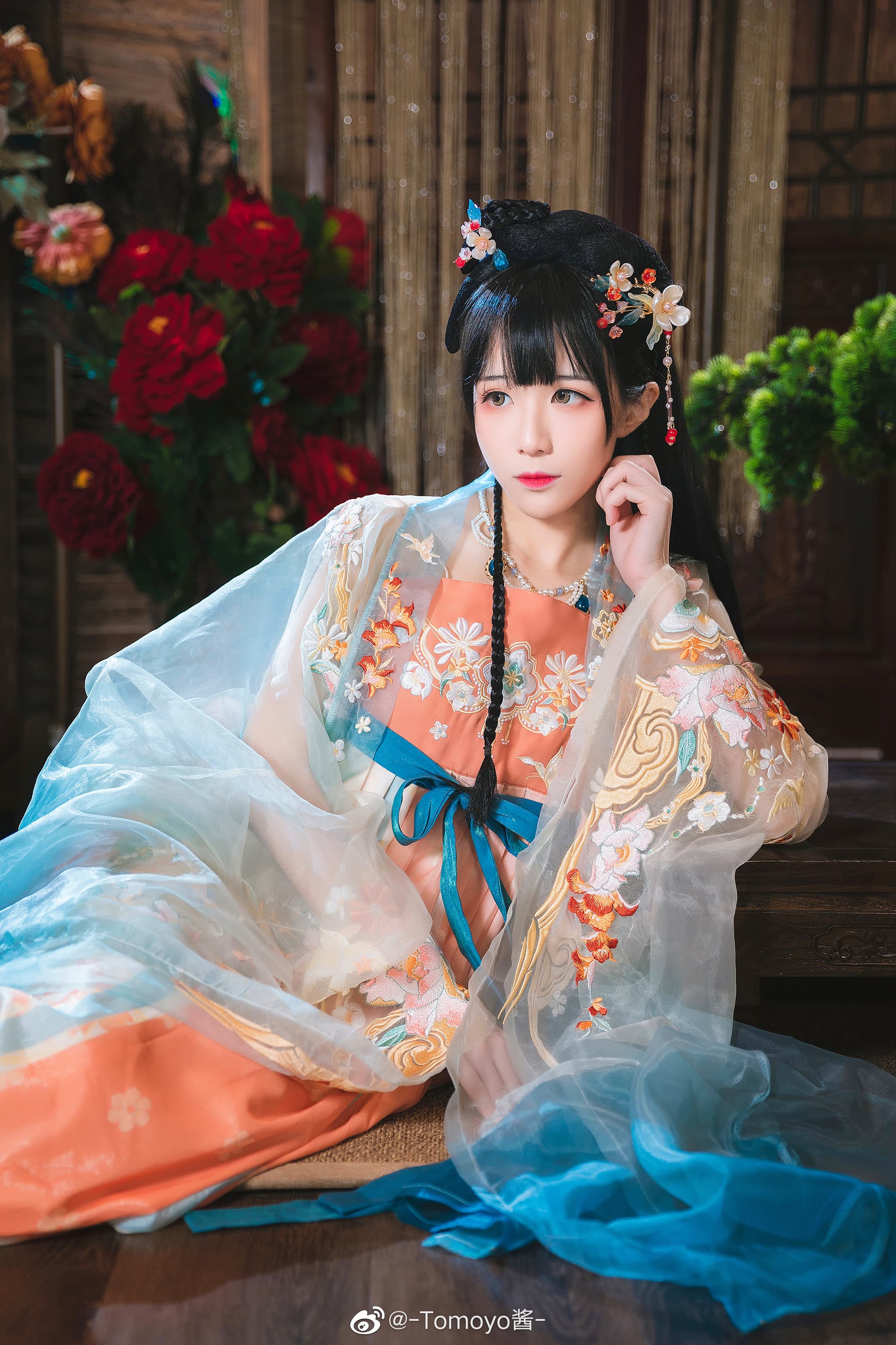 【汉服】假如每个人的生活是一种颜色，那你的生活是什么颜色呢？@-Tomoyo酱- | -Tomoyo酱-cos【汉服】假如每个人的生活是一种颜色，那你的生活是什么颜色呢？-coser家，cosplay爱好者，二次元聚集地，动漫文化，新番资讯，ACG，Coser展示