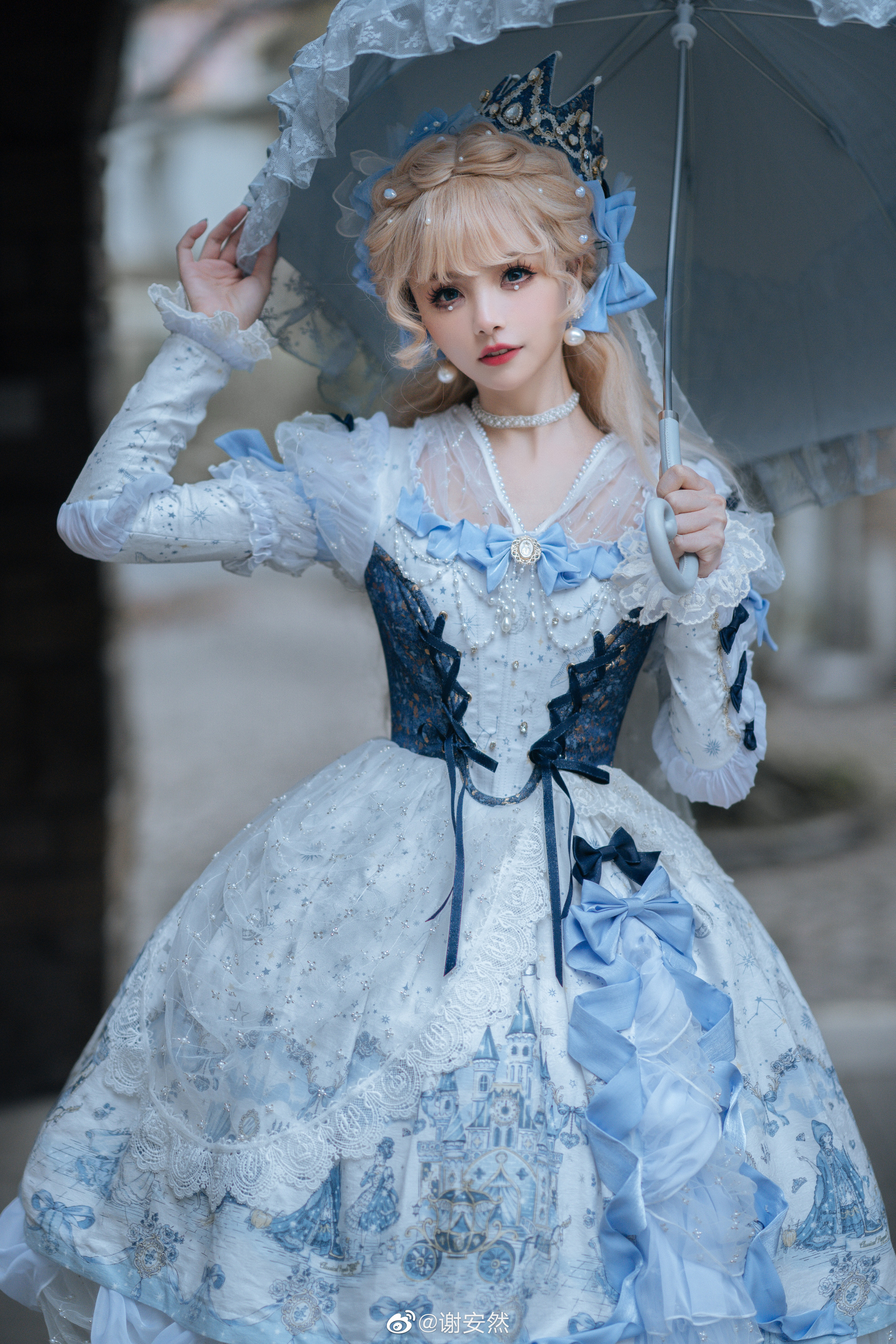 LOLITA 洋伞乘着风儿 将我带向云端的城堡@谢安然 第4张