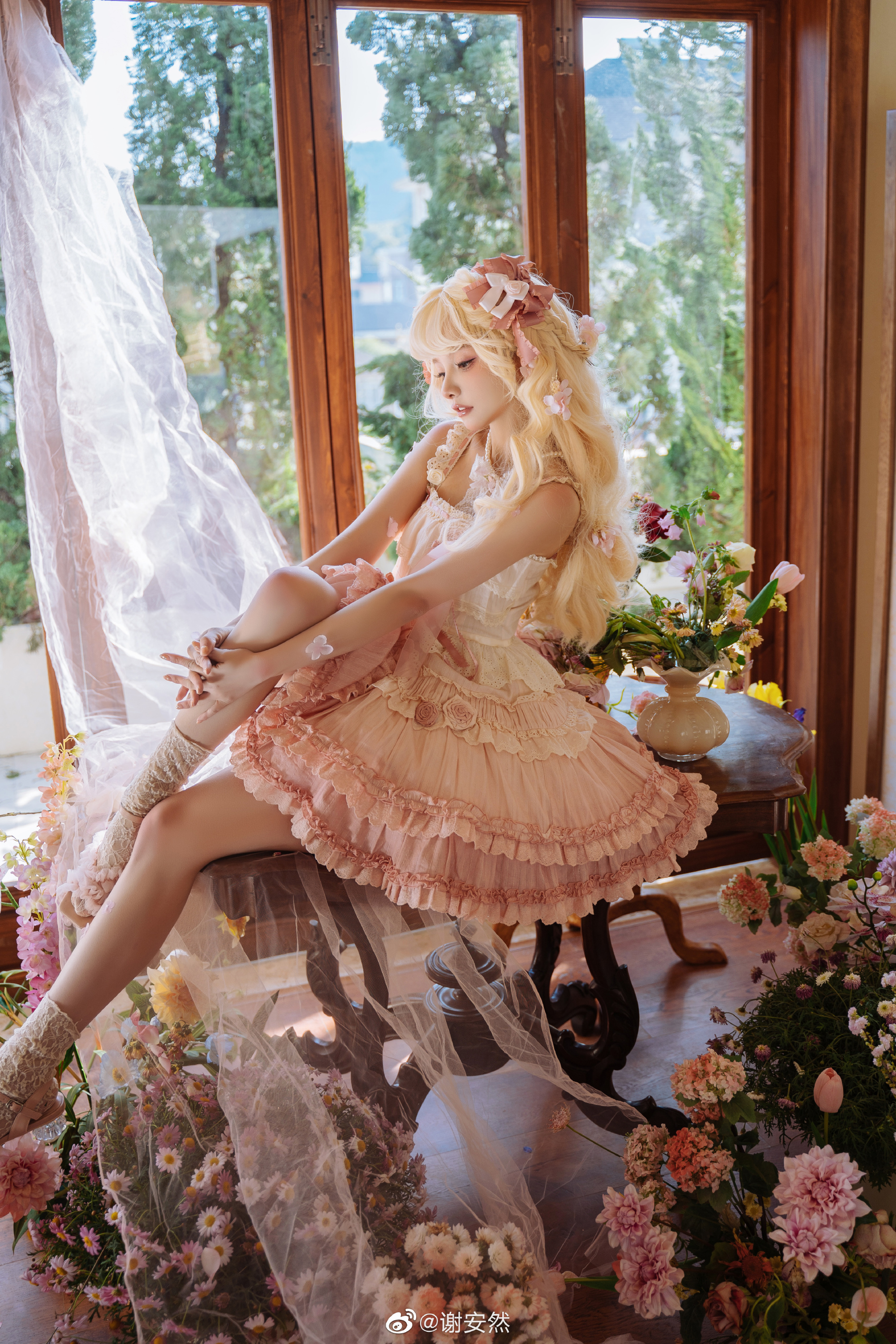我听见阳光轻叩窗扉，晨曦闯入馨香的梦境，春日的脚步轻盈，将含苞的花儿唤醒@谢安然 | 谢安然cos我听见阳光轻叩窗扉，晨曦闯入馨香的梦境，春日的脚步轻盈，将含苞的花儿唤醒-吾爱cos - 52cos-我爱cos