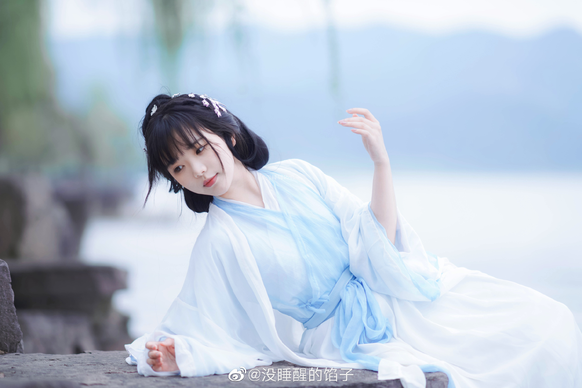 汉服 山水不渡我,琴声不渡江,留你在心上@没睡醒的馅子 第2张