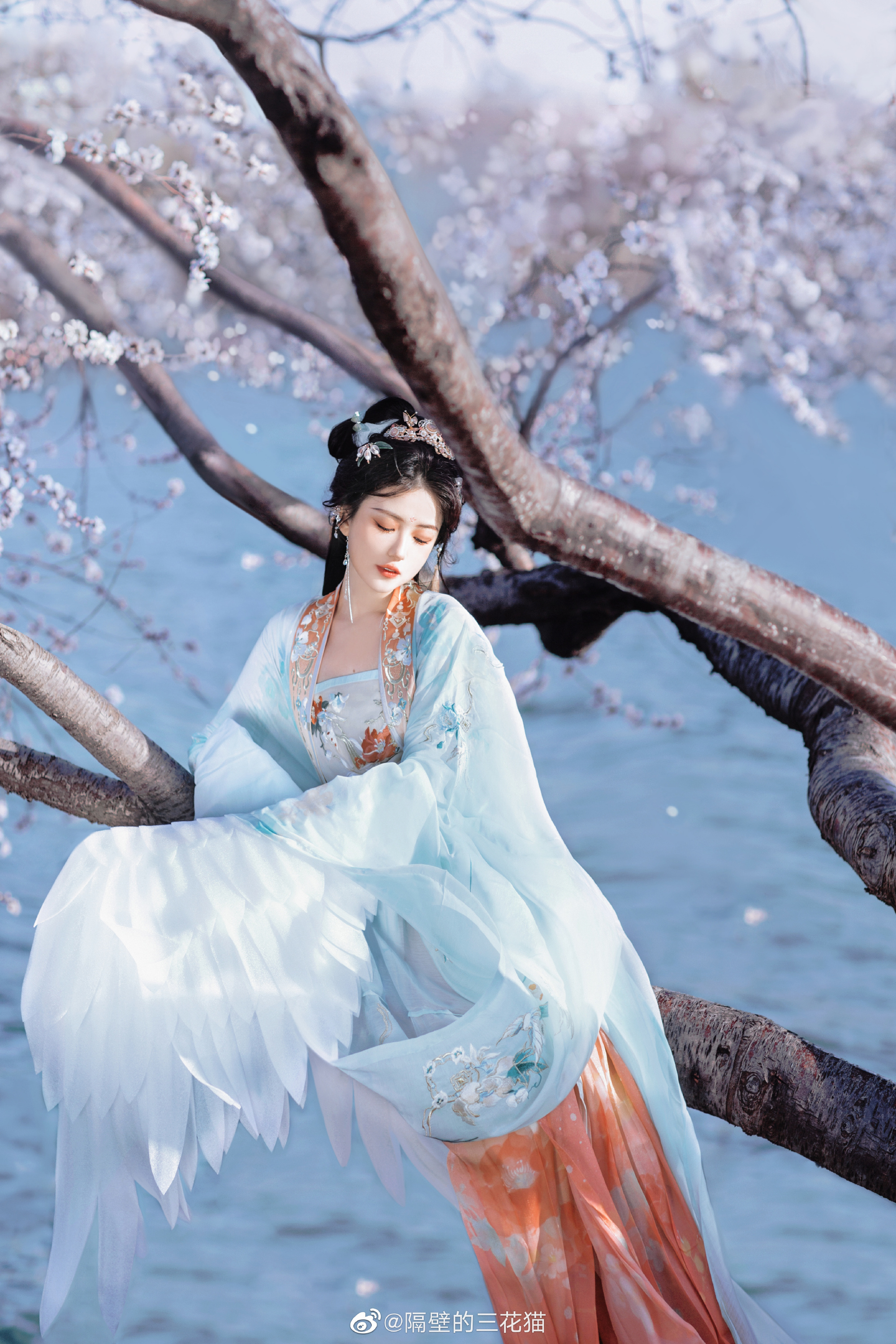 汉服 你是山川 河流 大海  我奔赴于你…@隔壁的三花猫 | 隔壁的三花猫cos你是山川 河流 大海  我奔赴于你…-coser家，cosplay爱好者，二次元聚集地，动漫文化，新番资讯，ACG，Coser展示