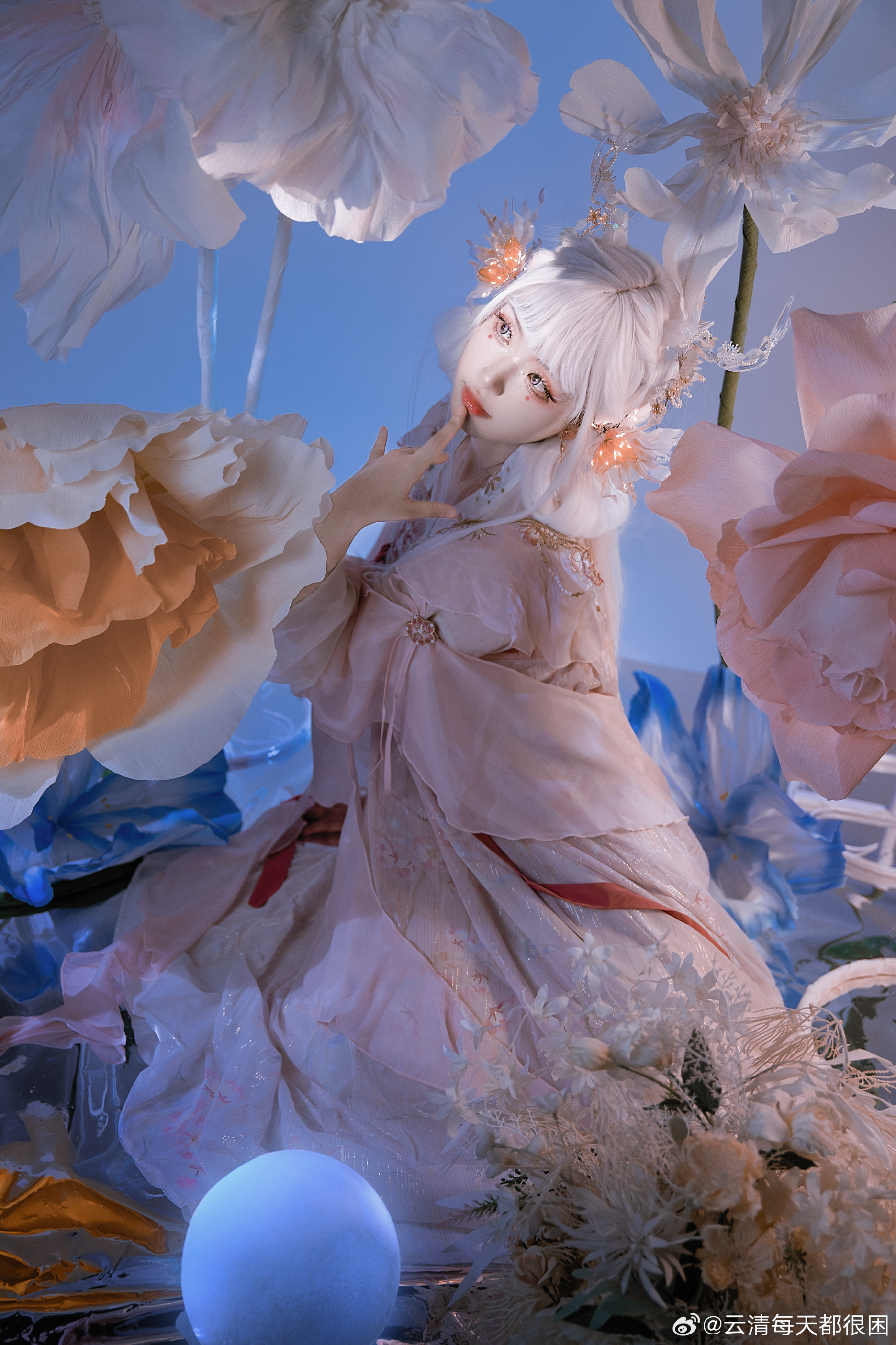 残雪凝辉冷画屏 落梅横笛已三更 更无人处月胧明@云清每天都很困 第2张