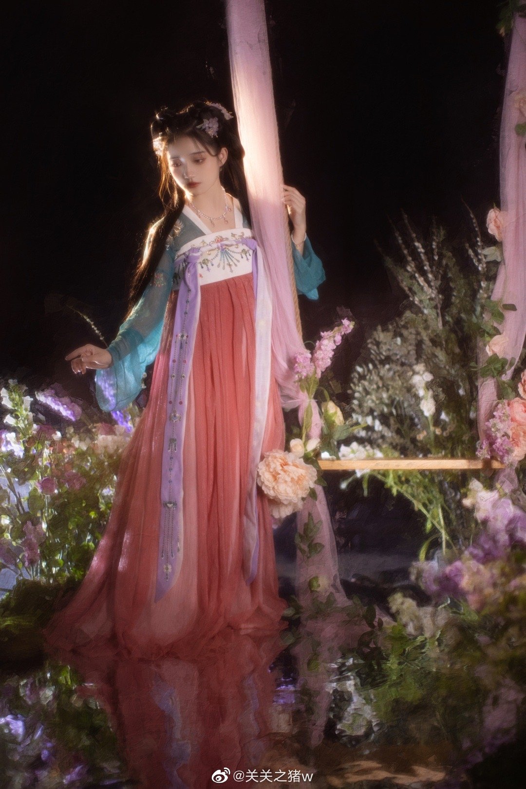 汉服 真正的鲜花开在山野烂漫处@关关之猪w 第3张